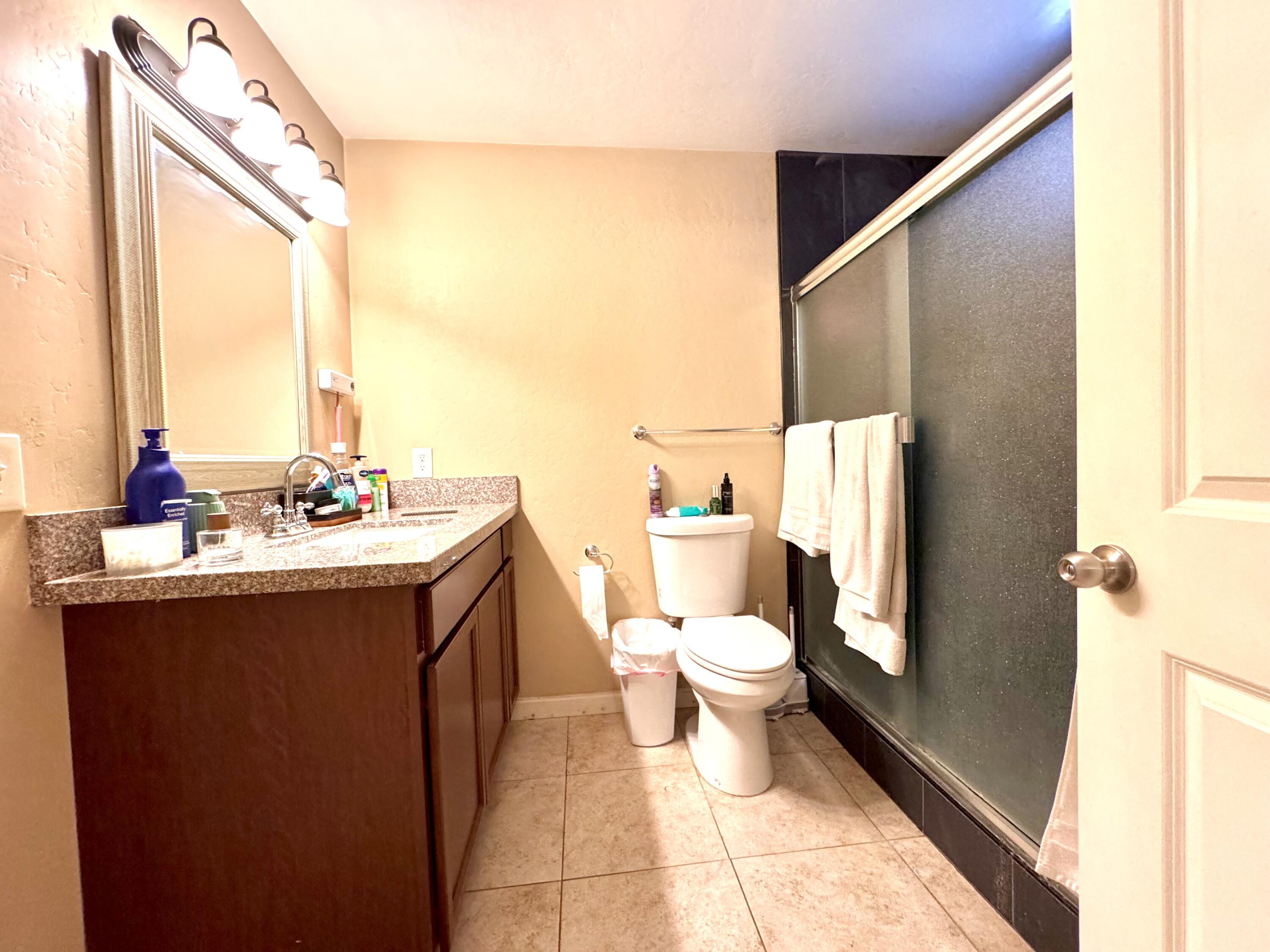 814 Tempe Dr, Hanford, CA 93230