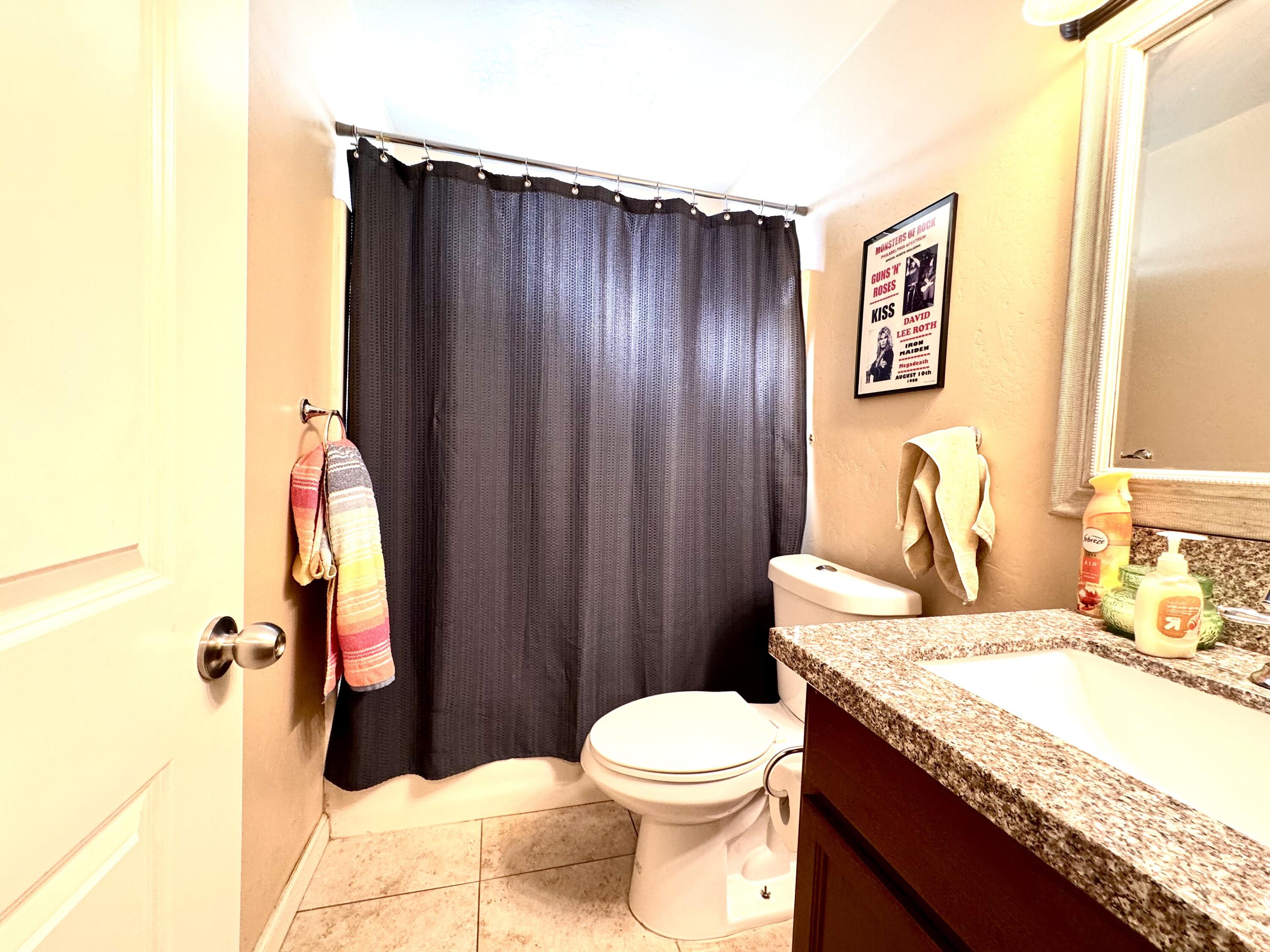 814 Tempe Dr, Hanford, CA 93230