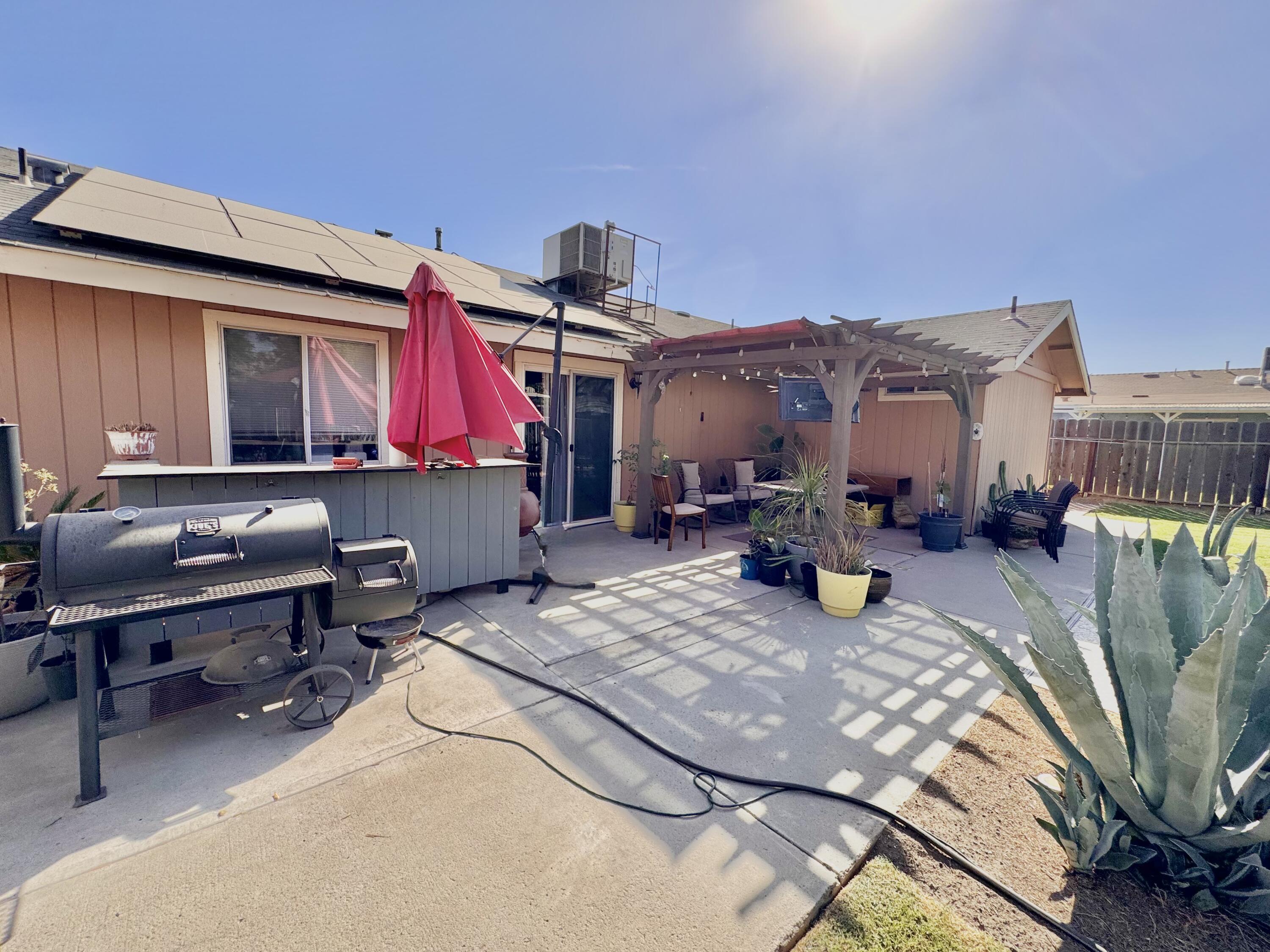 814 Tempe Dr, Hanford, CA 93230