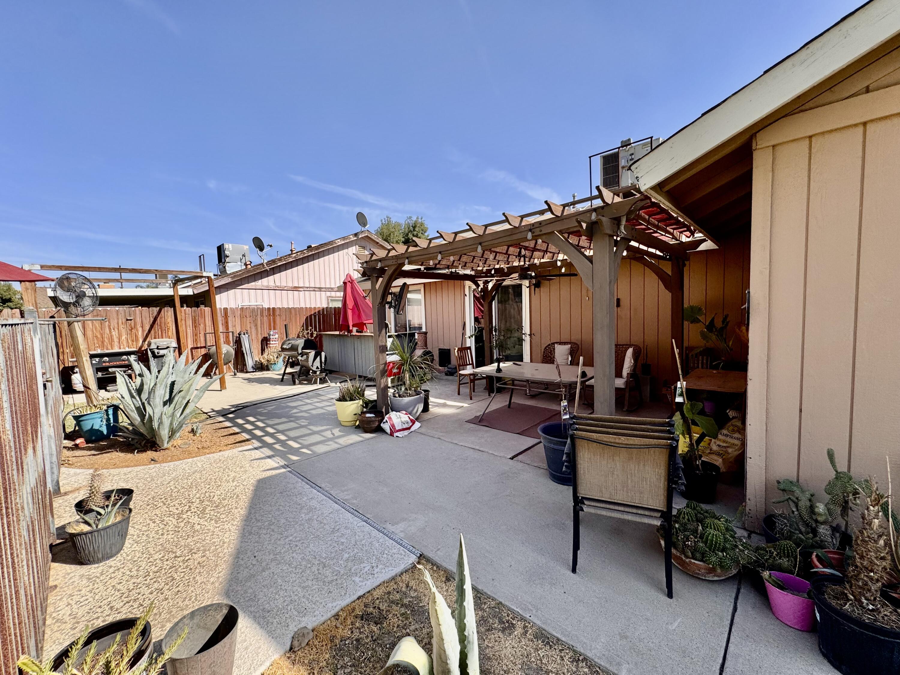 814 Tempe Dr, Hanford, CA 93230