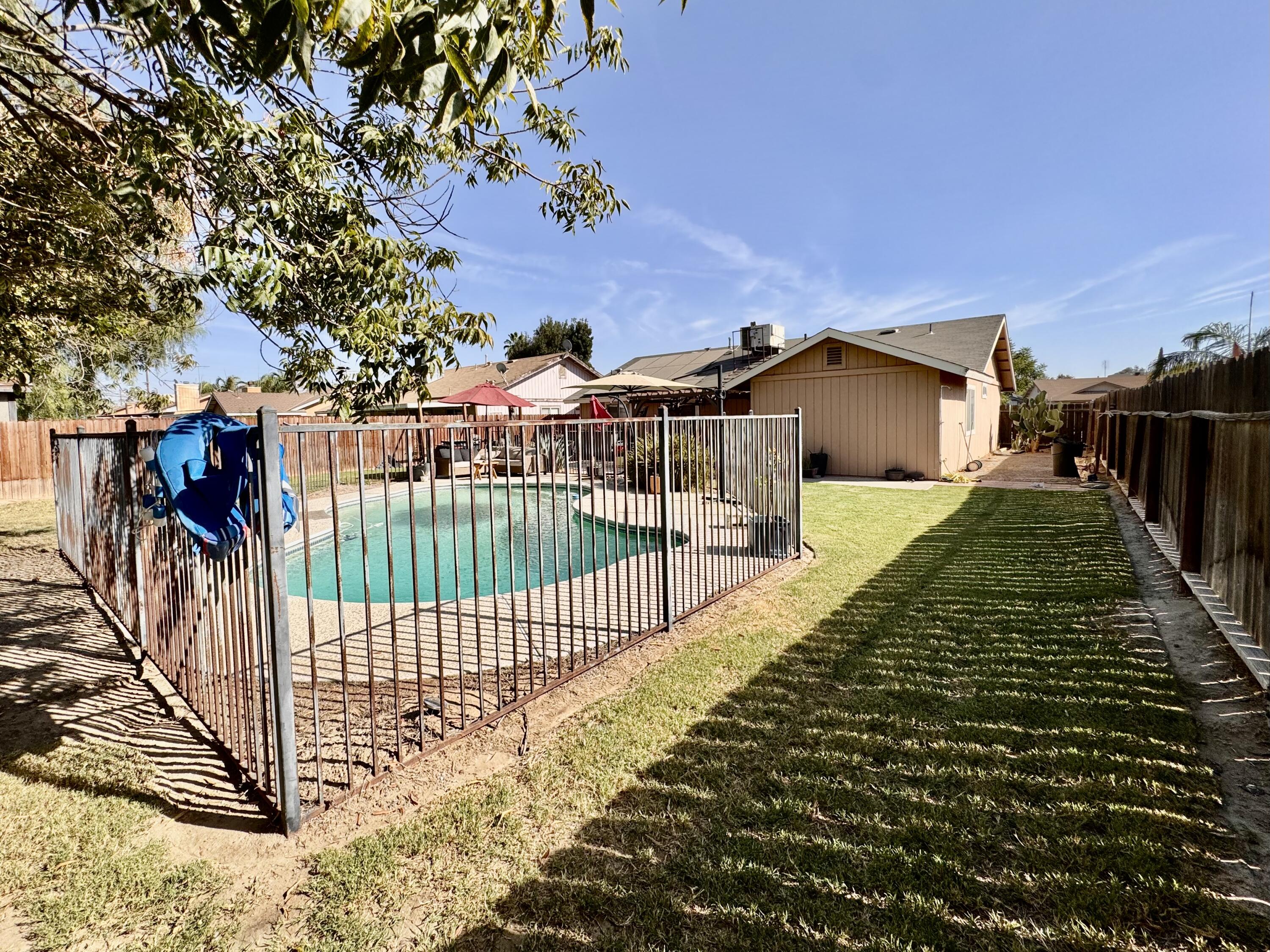 814 Tempe Dr, Hanford, CA 93230