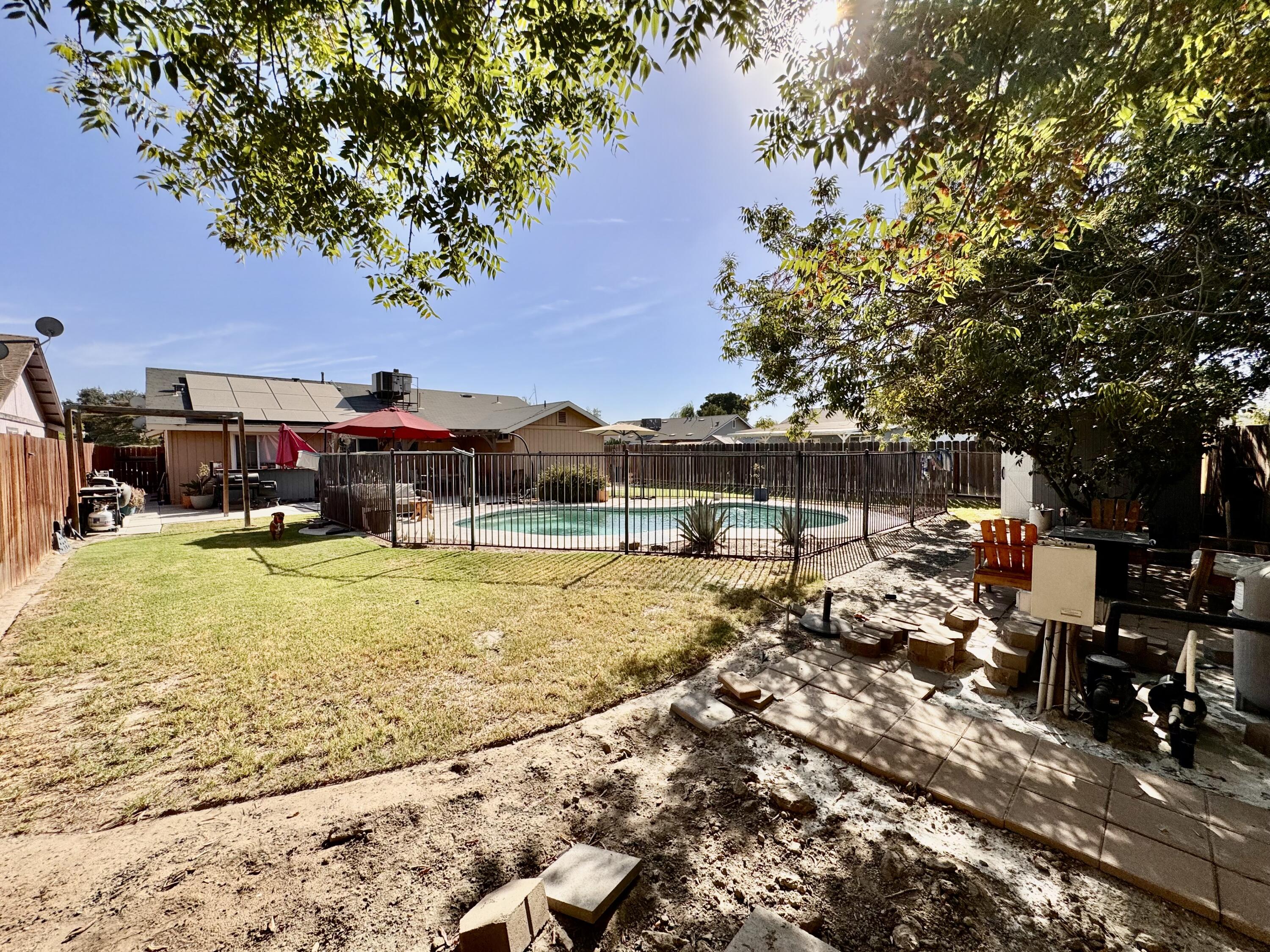 814 Tempe Dr, Hanford, CA 93230