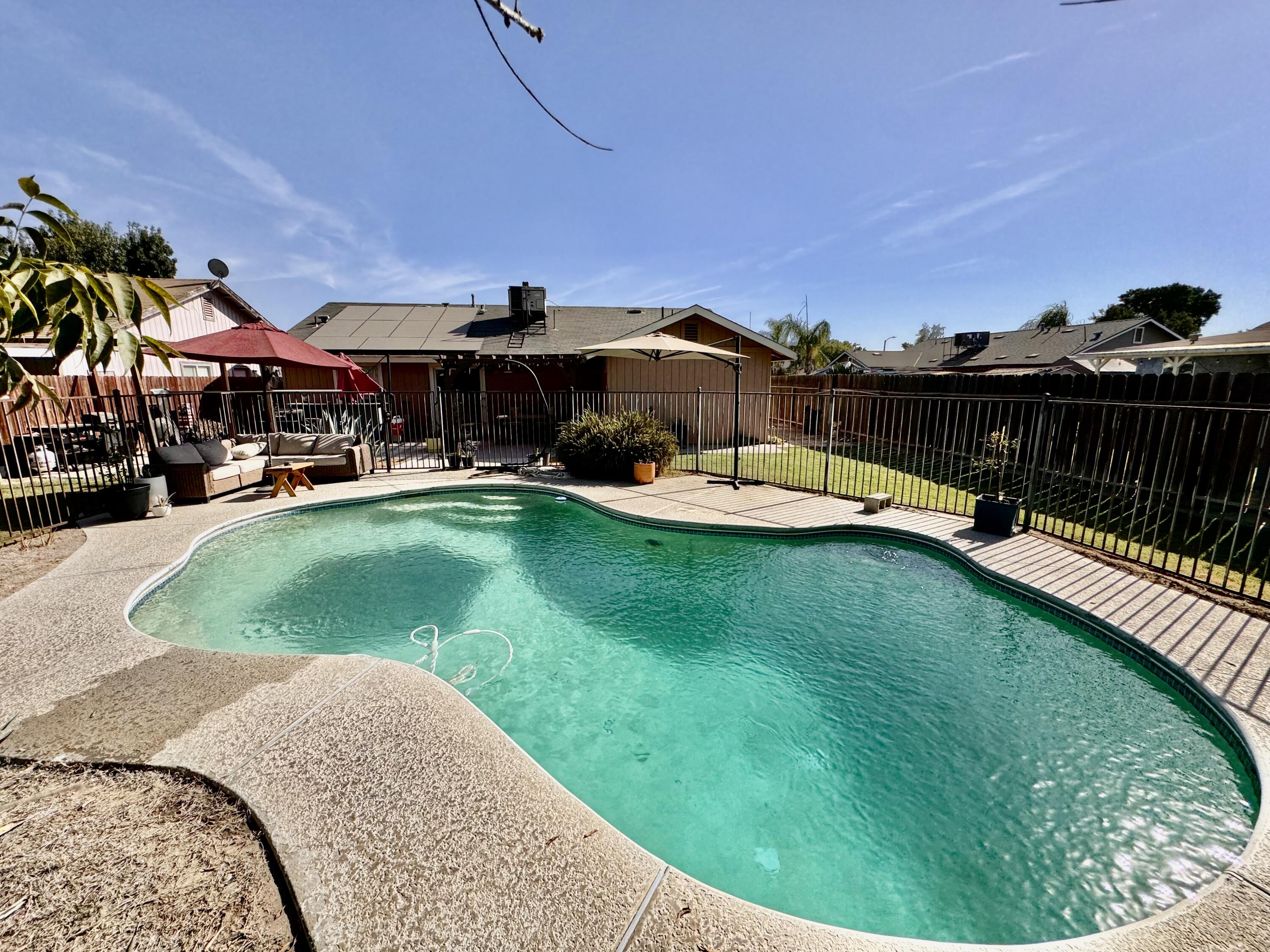 814 Tempe Dr, Hanford, CA 93230