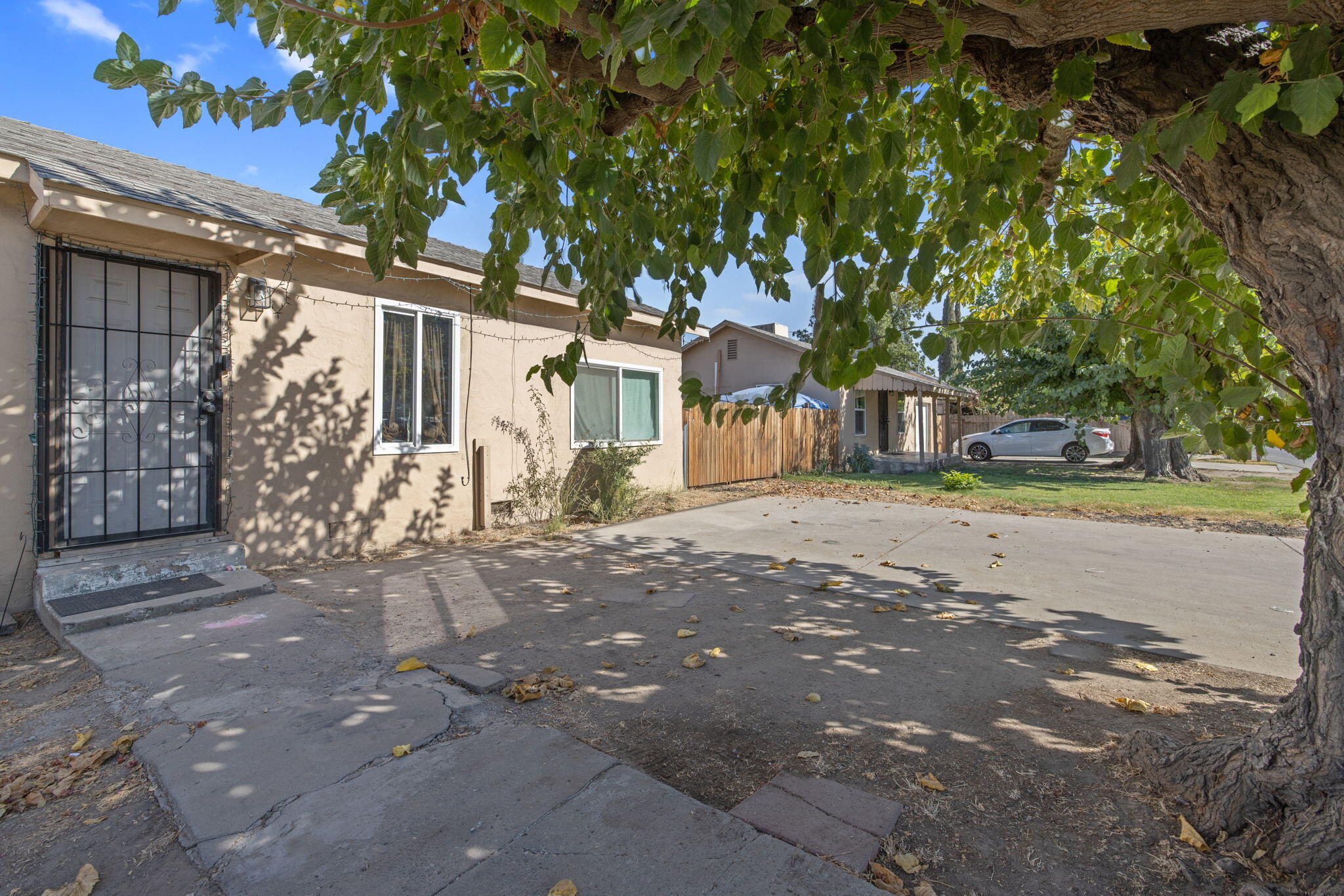 116 S West St, Tulare, CA 93274