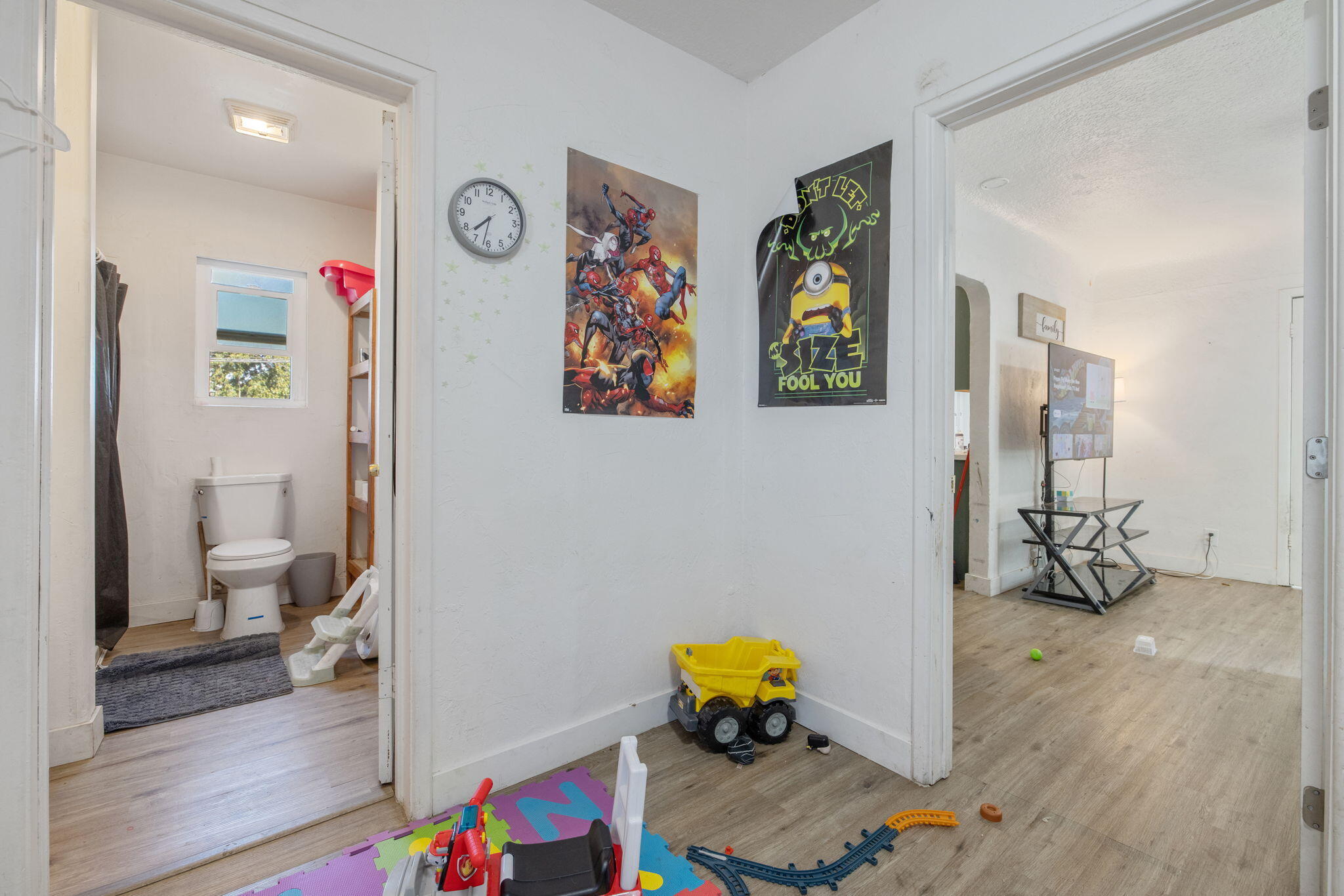 116 S West St, Tulare, CA 93274