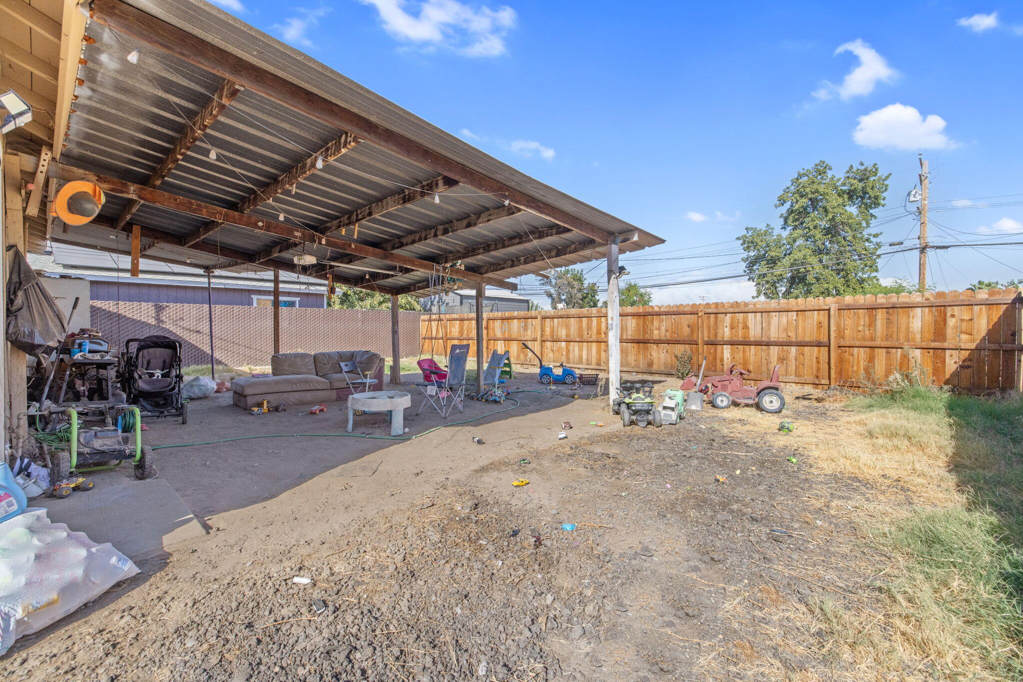 116 S West St, Tulare, CA 93274