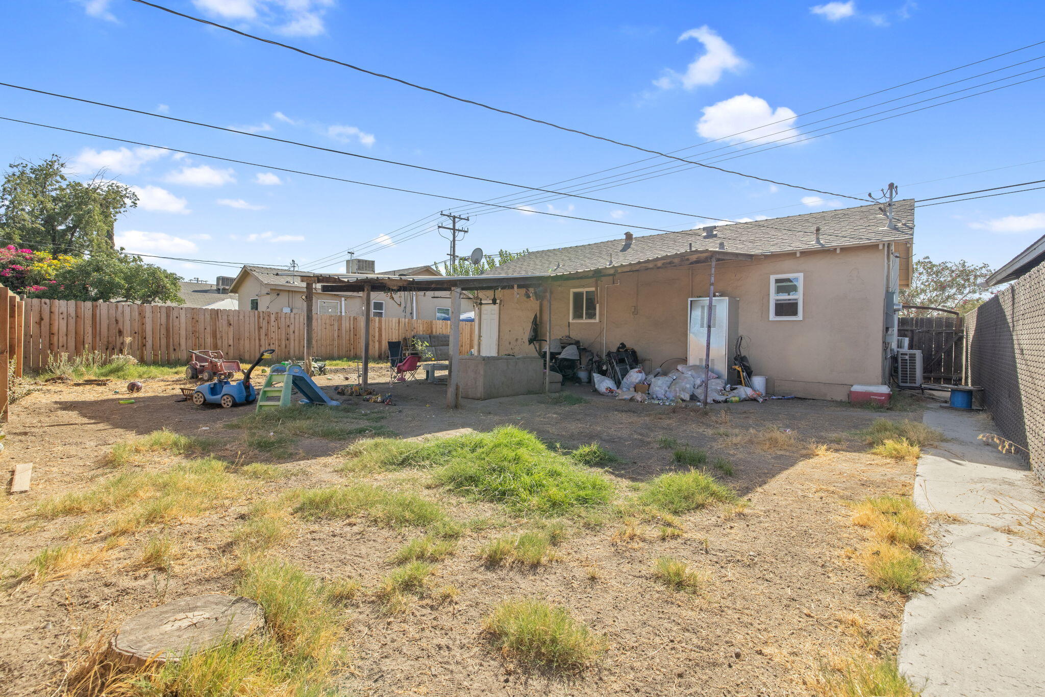 116 S West St, Tulare, CA 93274