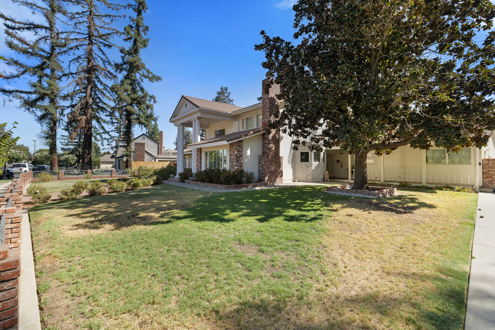 1624 N Sutton Ct, Tulare, CA 93274