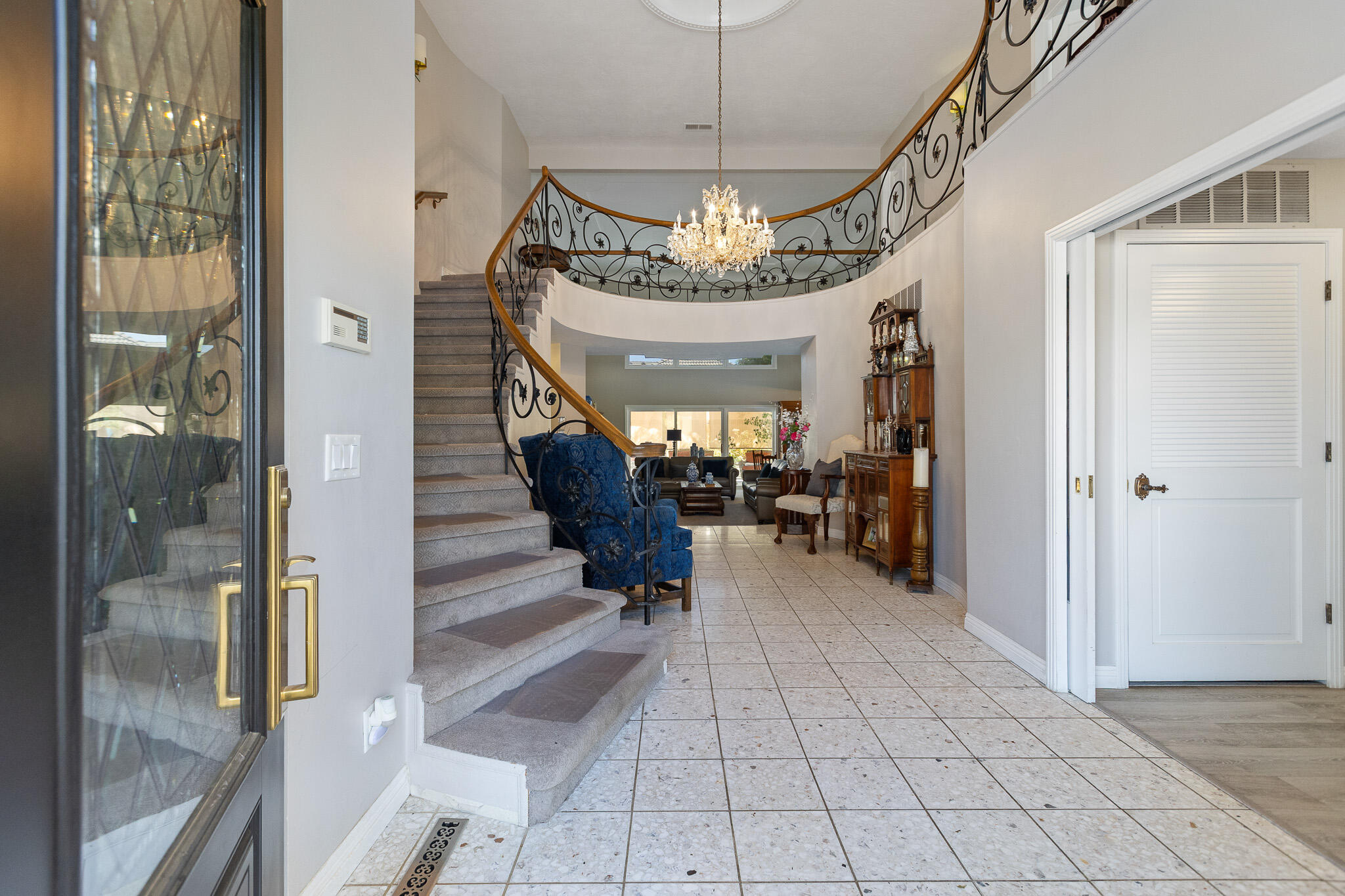 1624 N Sutton Ct, Tulare, CA 93274