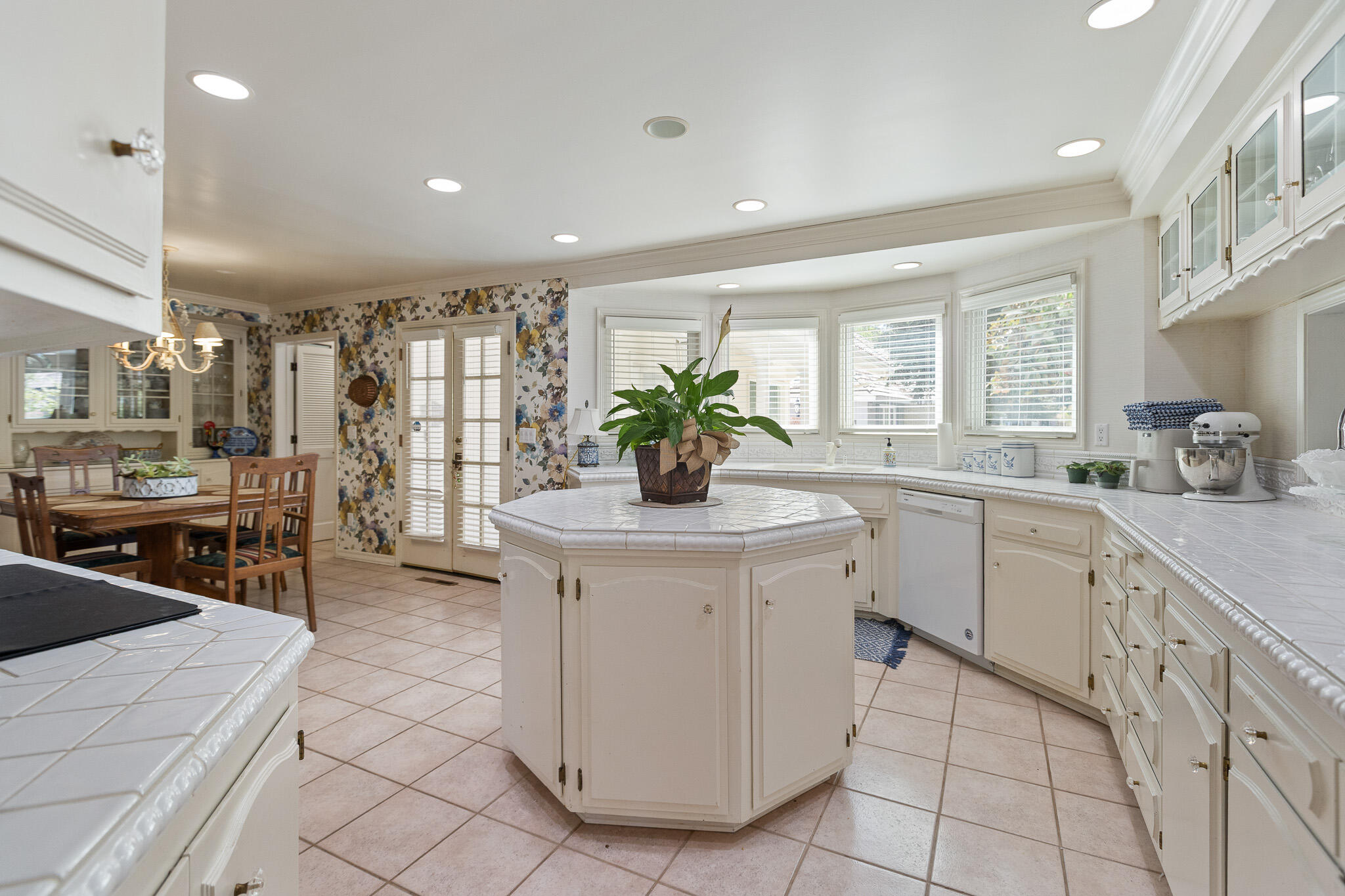 1624 N Sutton Ct, Tulare, CA 93274