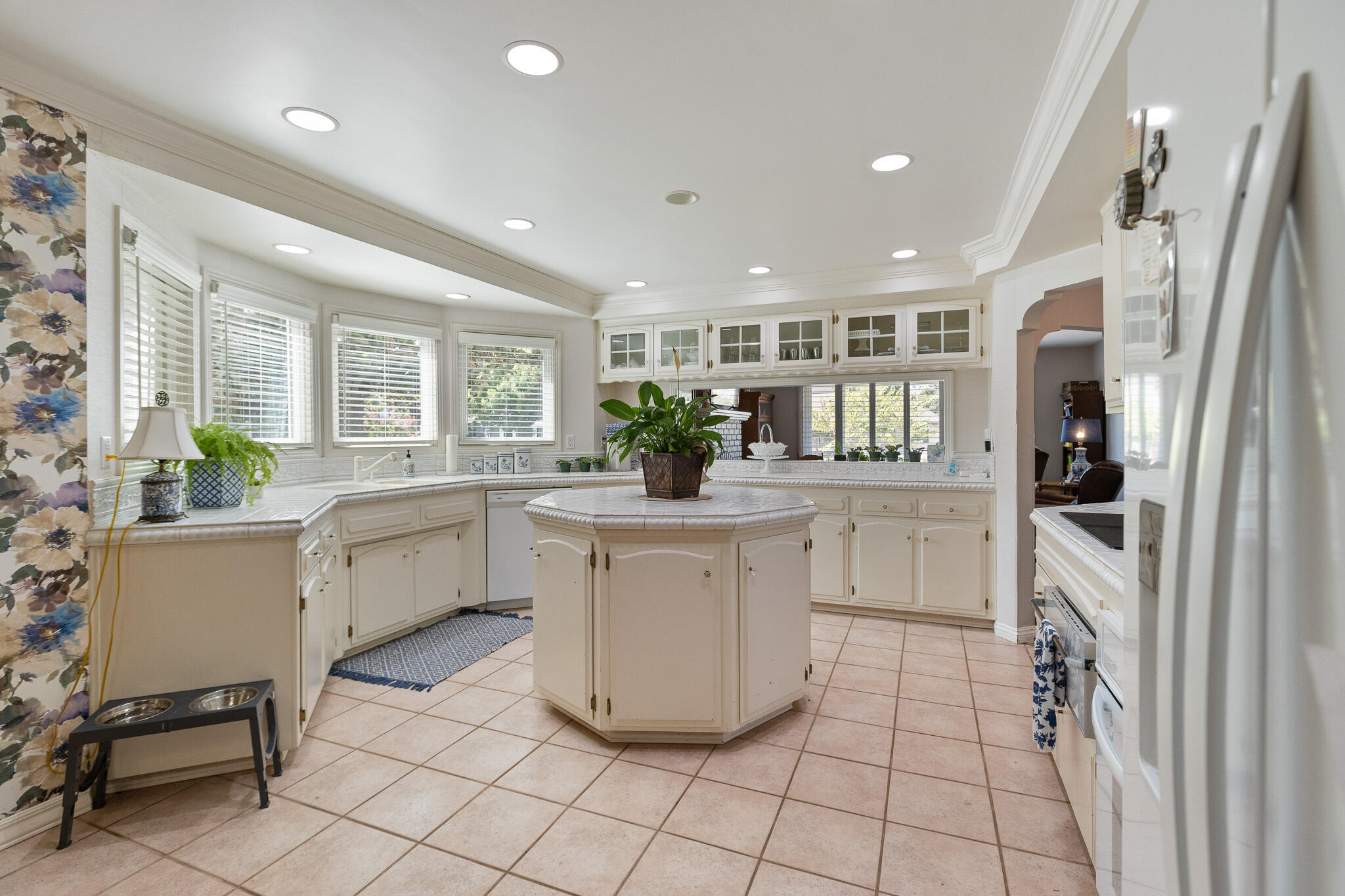 1624 N Sutton Ct, Tulare, CA 93274