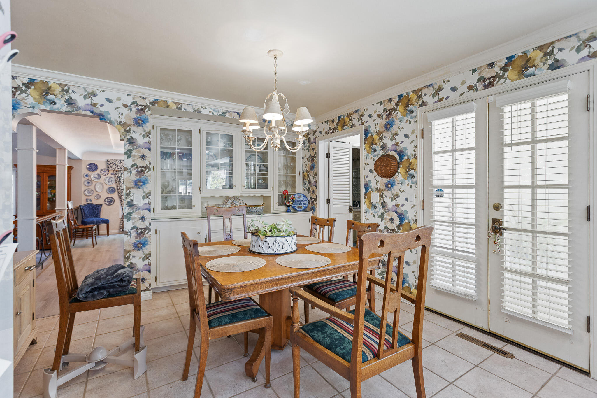 1624 N Sutton Ct, Tulare, CA 93274