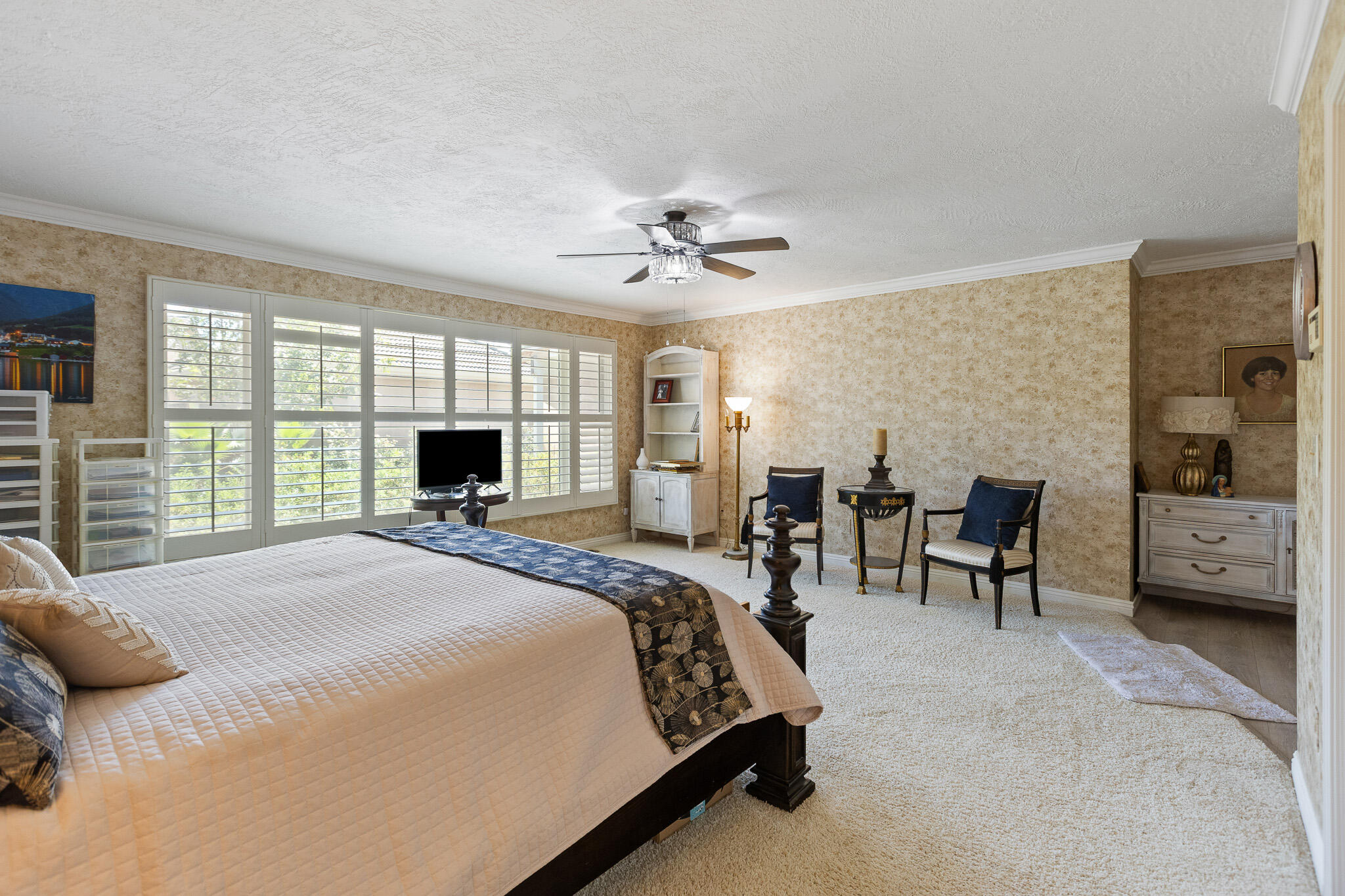 1624 N Sutton Ct, Tulare, CA 93274