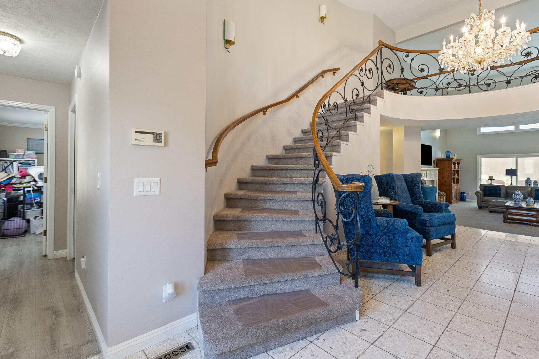 1624 N Sutton Ct, Tulare, CA 93274