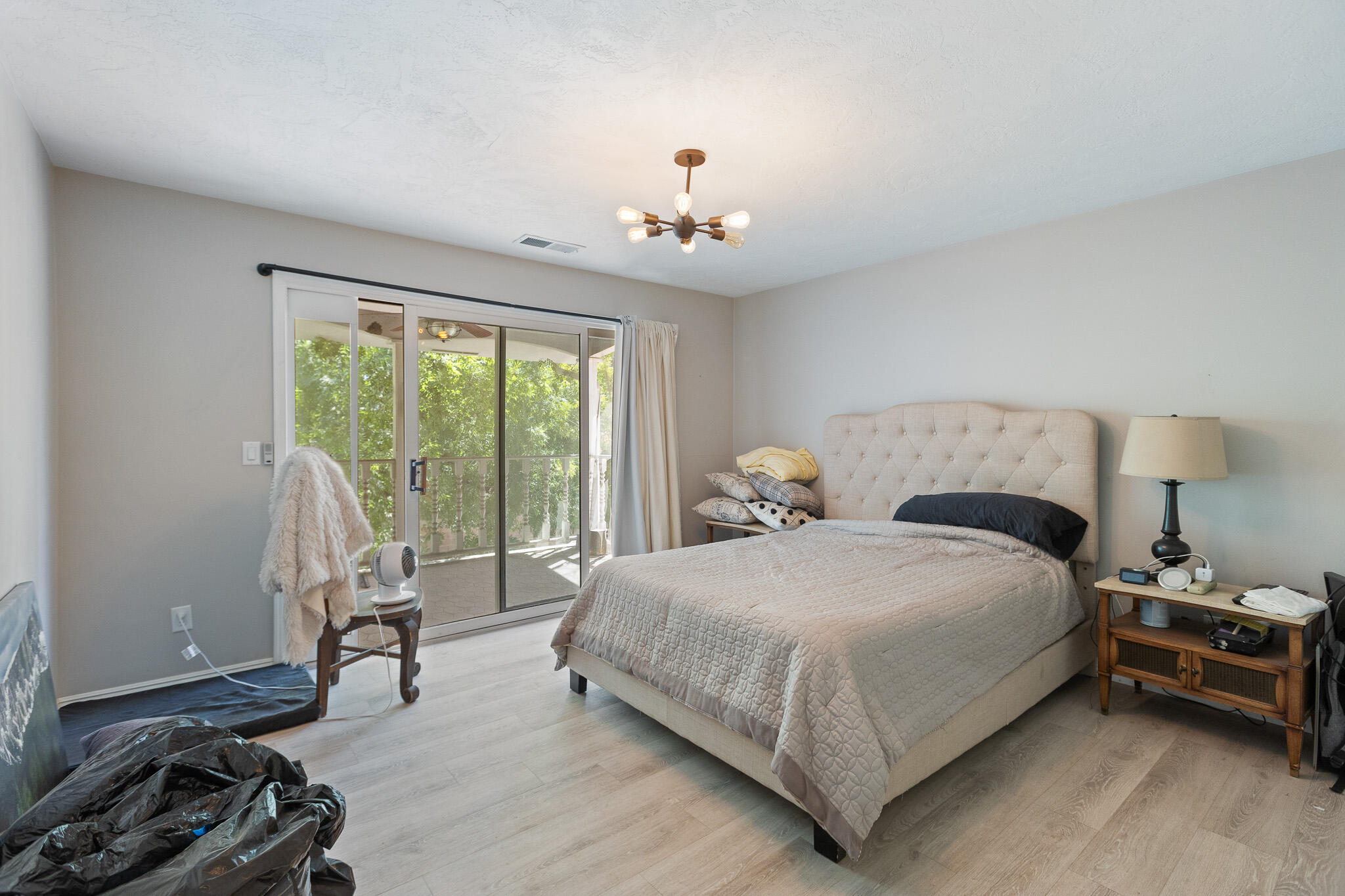 1624 N Sutton Ct, Tulare, CA 93274