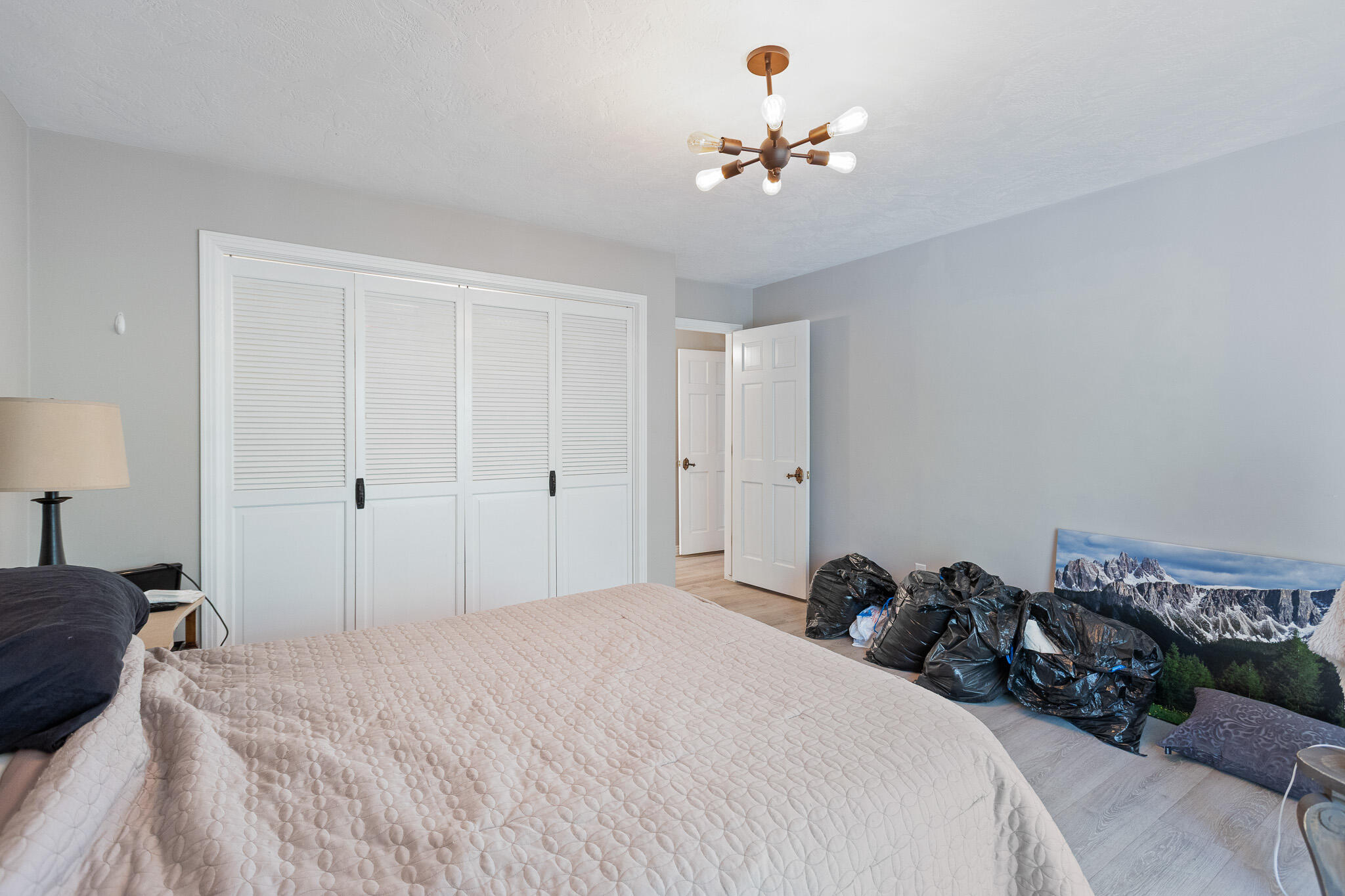 1624 N Sutton Ct, Tulare, CA 93274