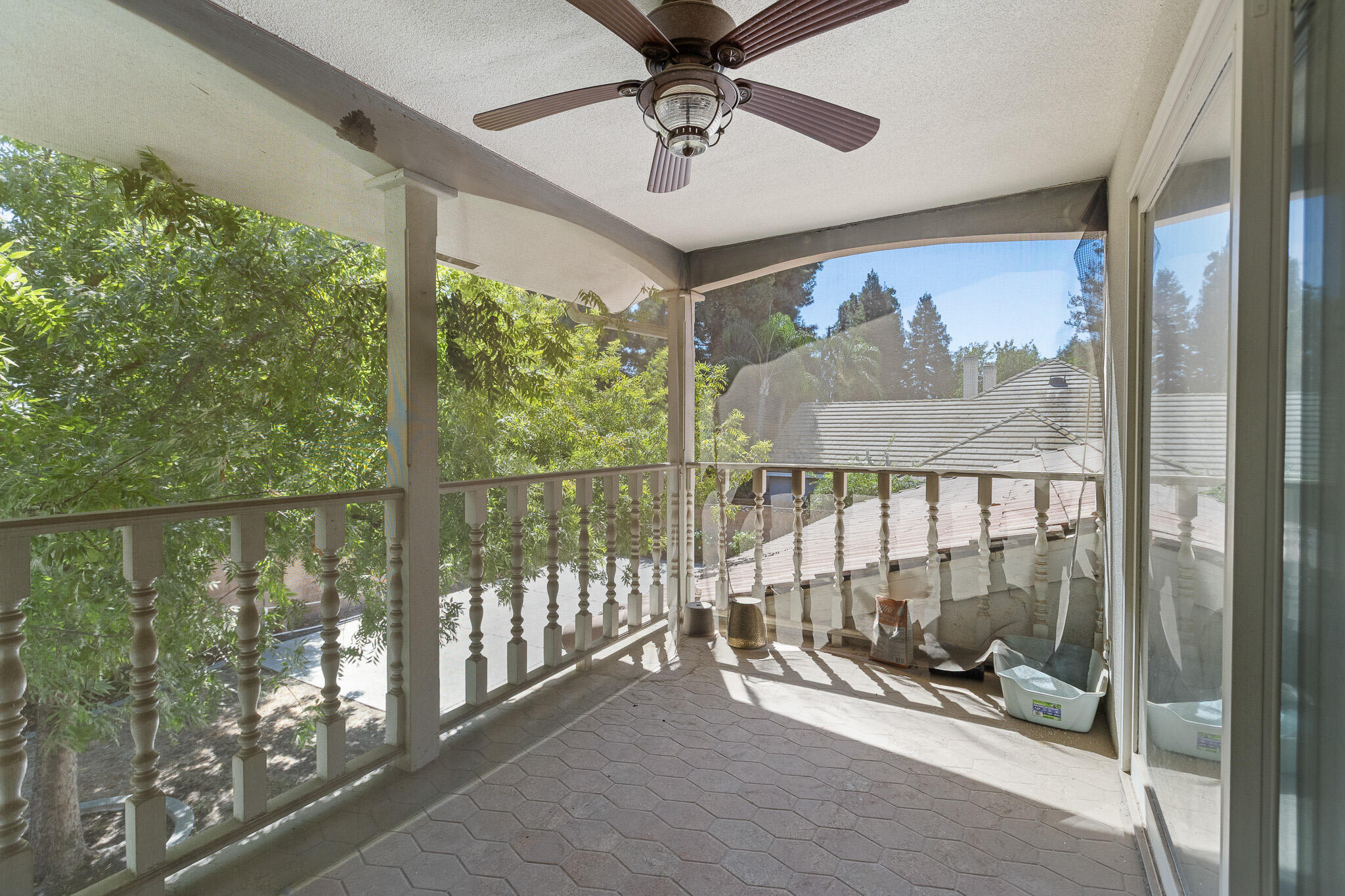 1624 N Sutton Ct, Tulare, CA 93274