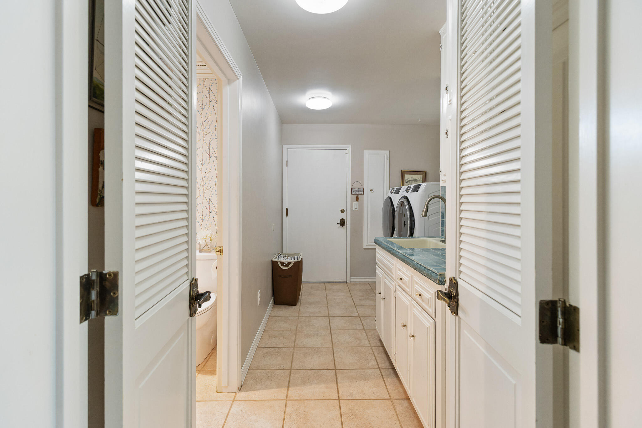 1624 N Sutton Ct, Tulare, CA 93274