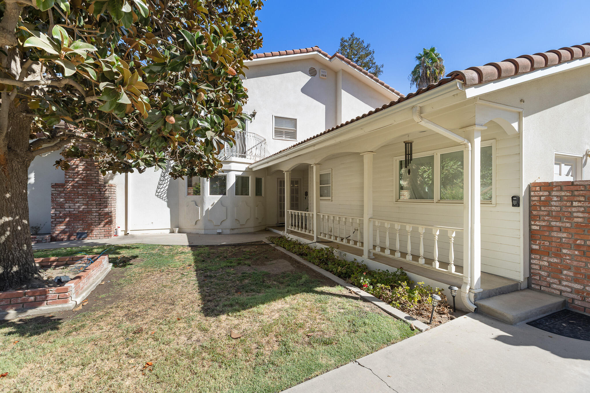 1624 N Sutton Ct, Tulare, CA 93274