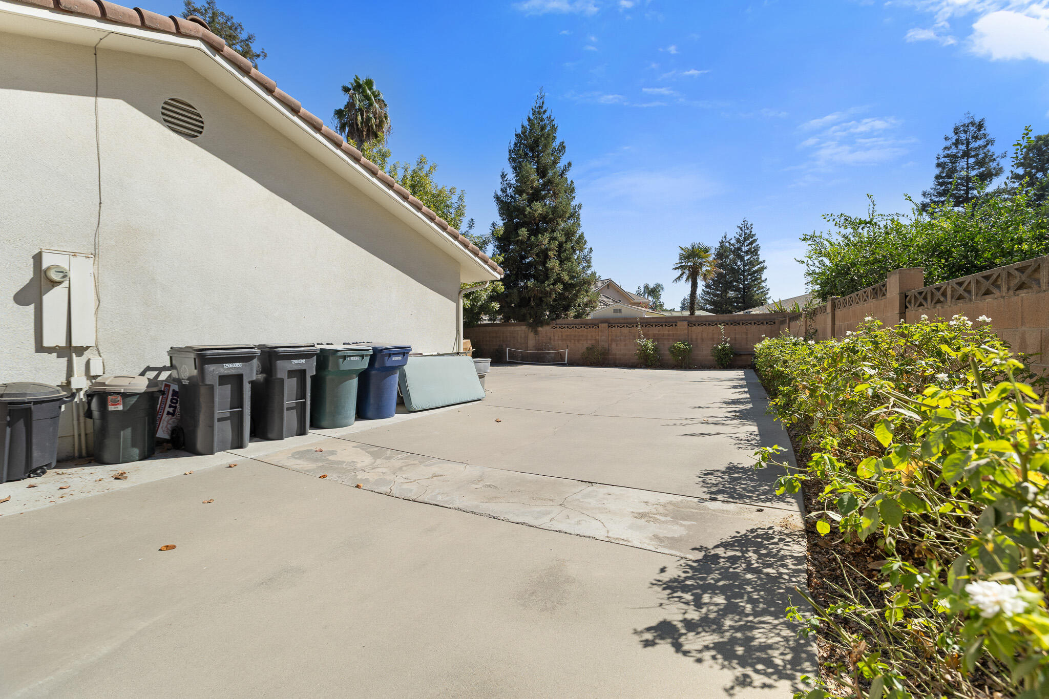 1624 N Sutton Ct, Tulare, CA 93274