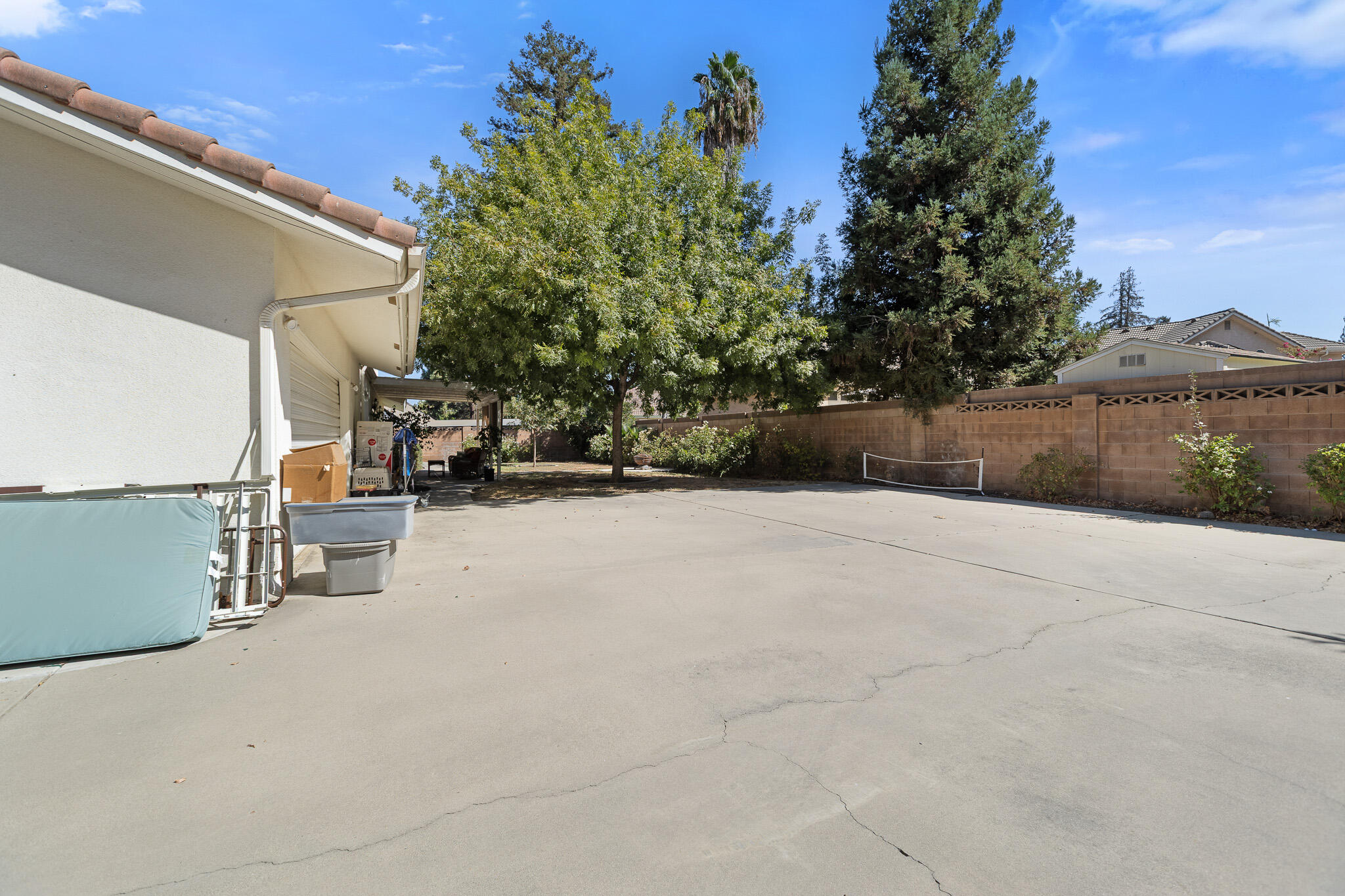1624 N Sutton Ct, Tulare, CA 93274