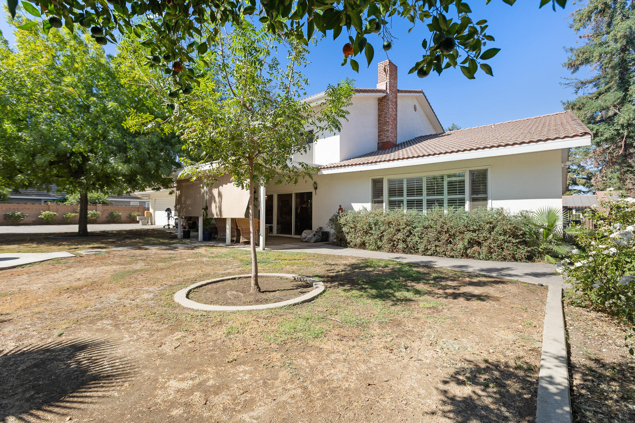 1624 N Sutton Ct, Tulare, CA 93274