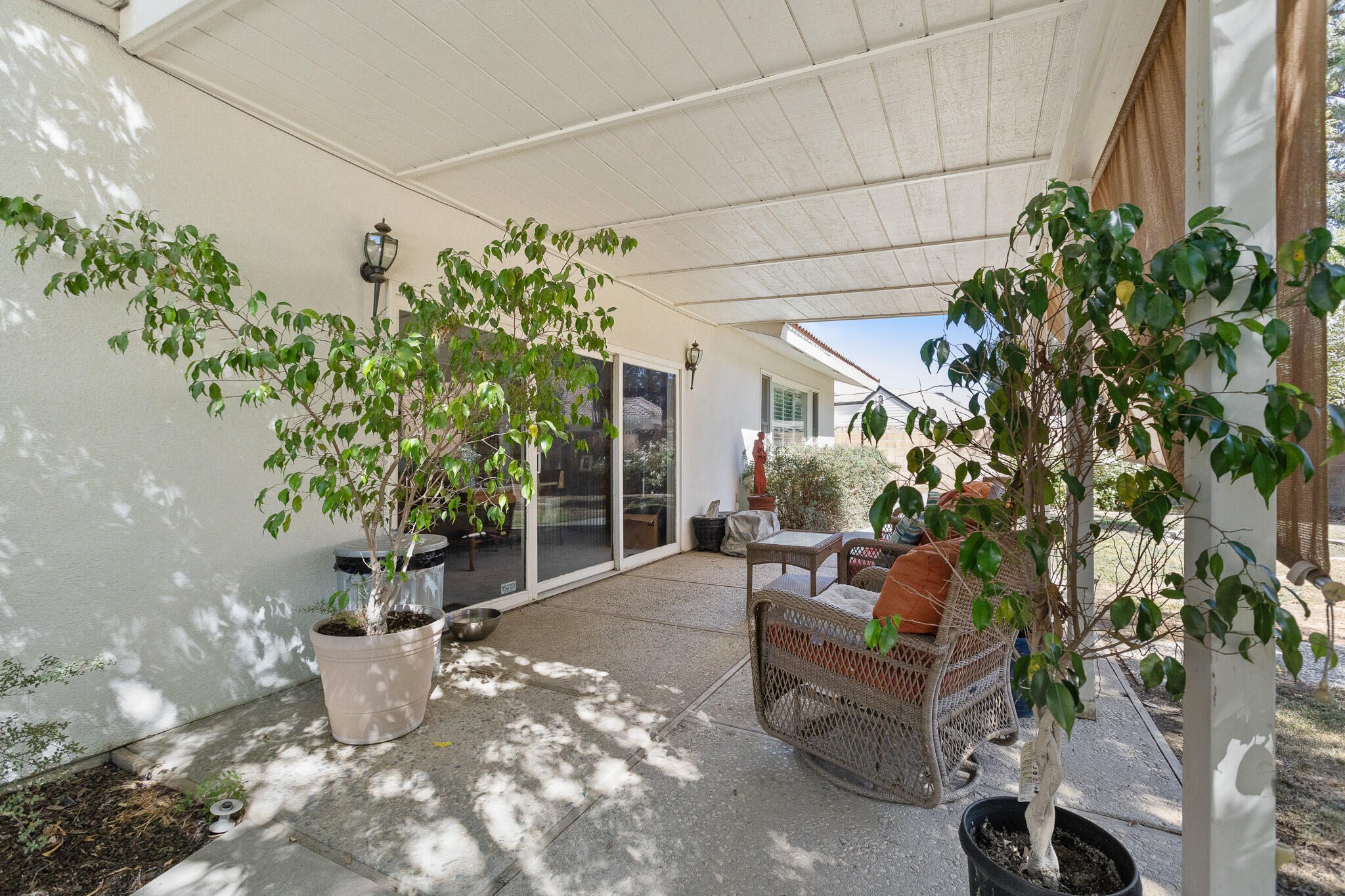 1624 N Sutton Ct, Tulare, CA 93274