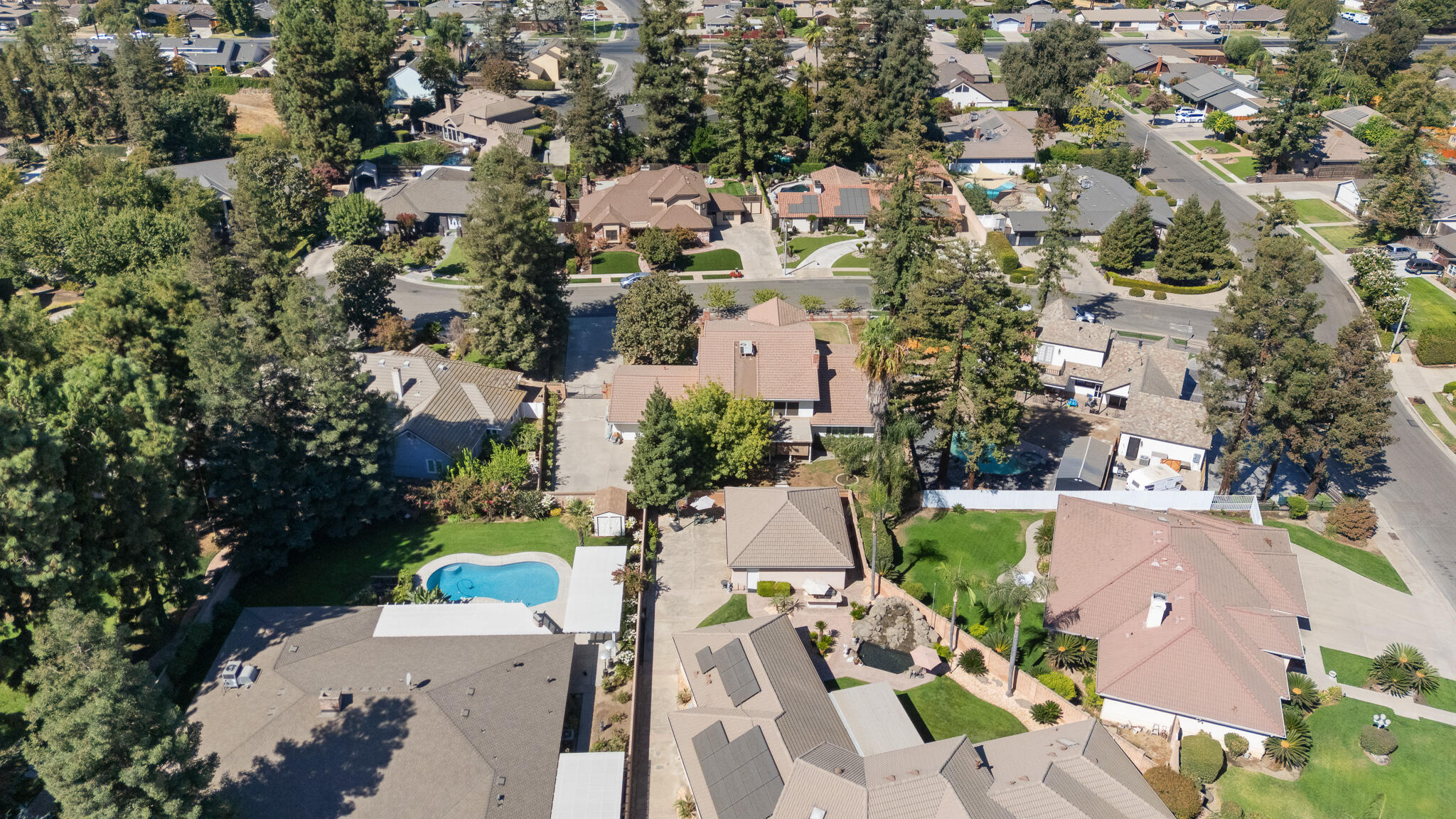 1624 N Sutton Ct, Tulare, CA 93274