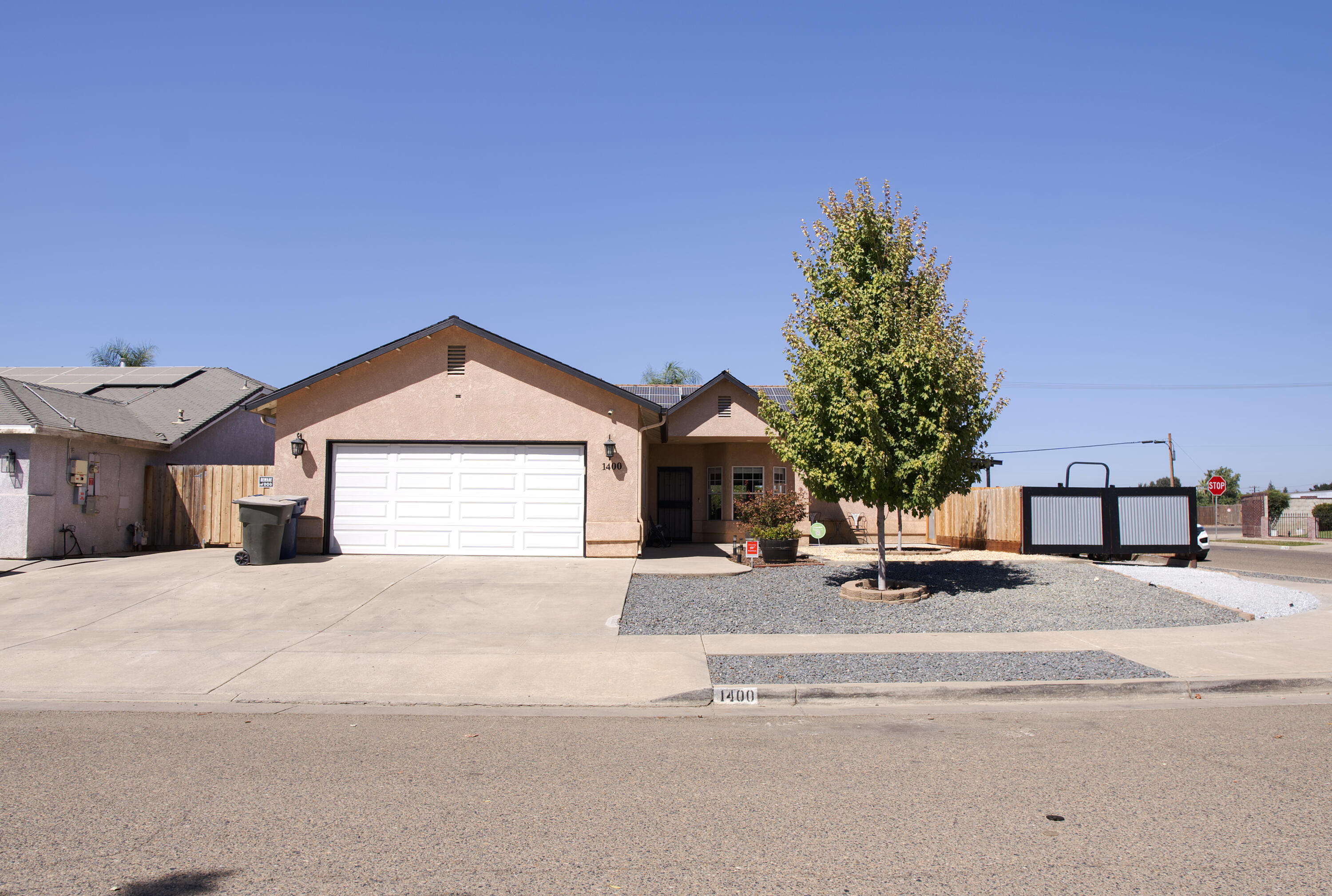 1400 Crater Lake, Tulare, CA 93274