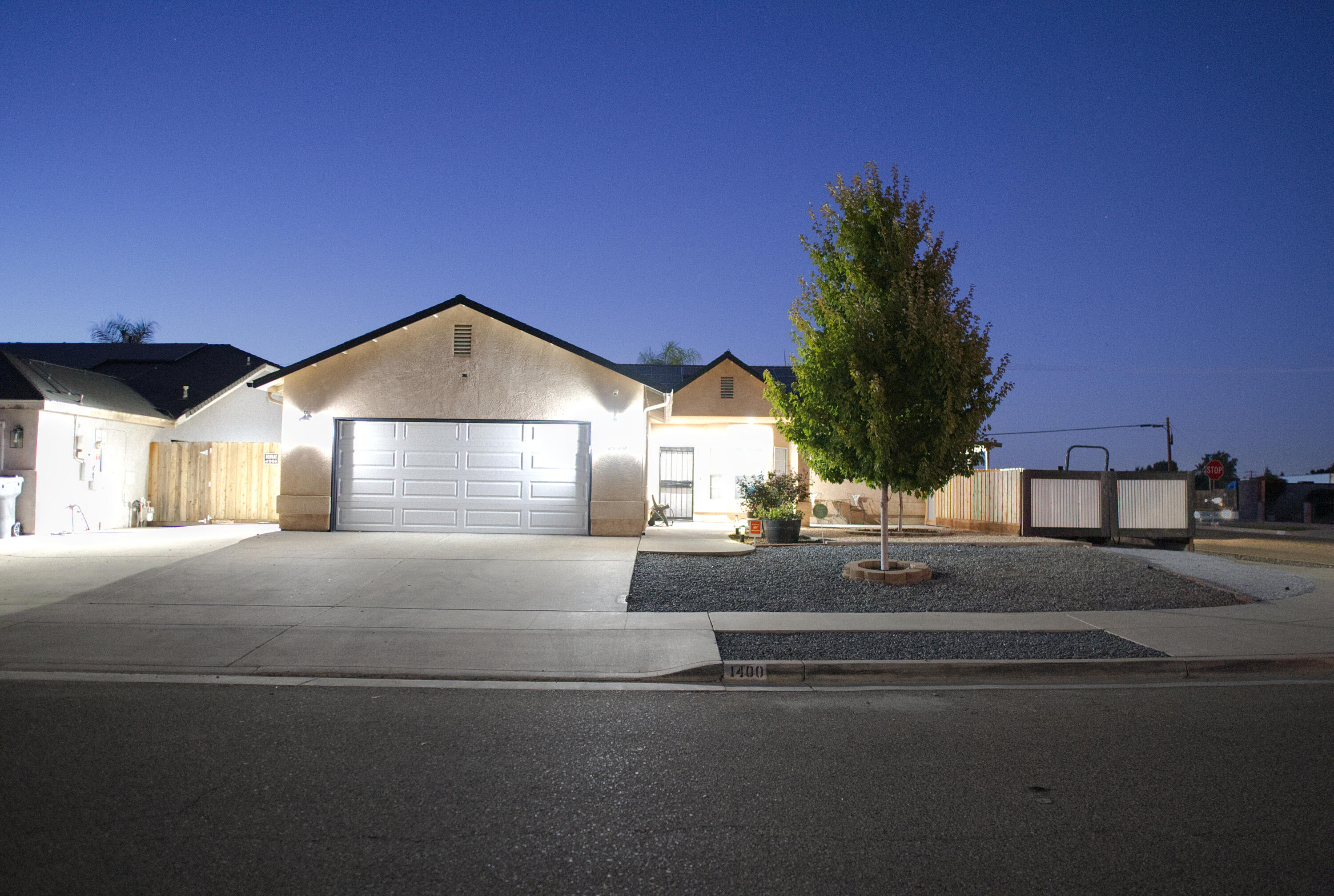 1400 Crater Lake, Tulare, CA 93274