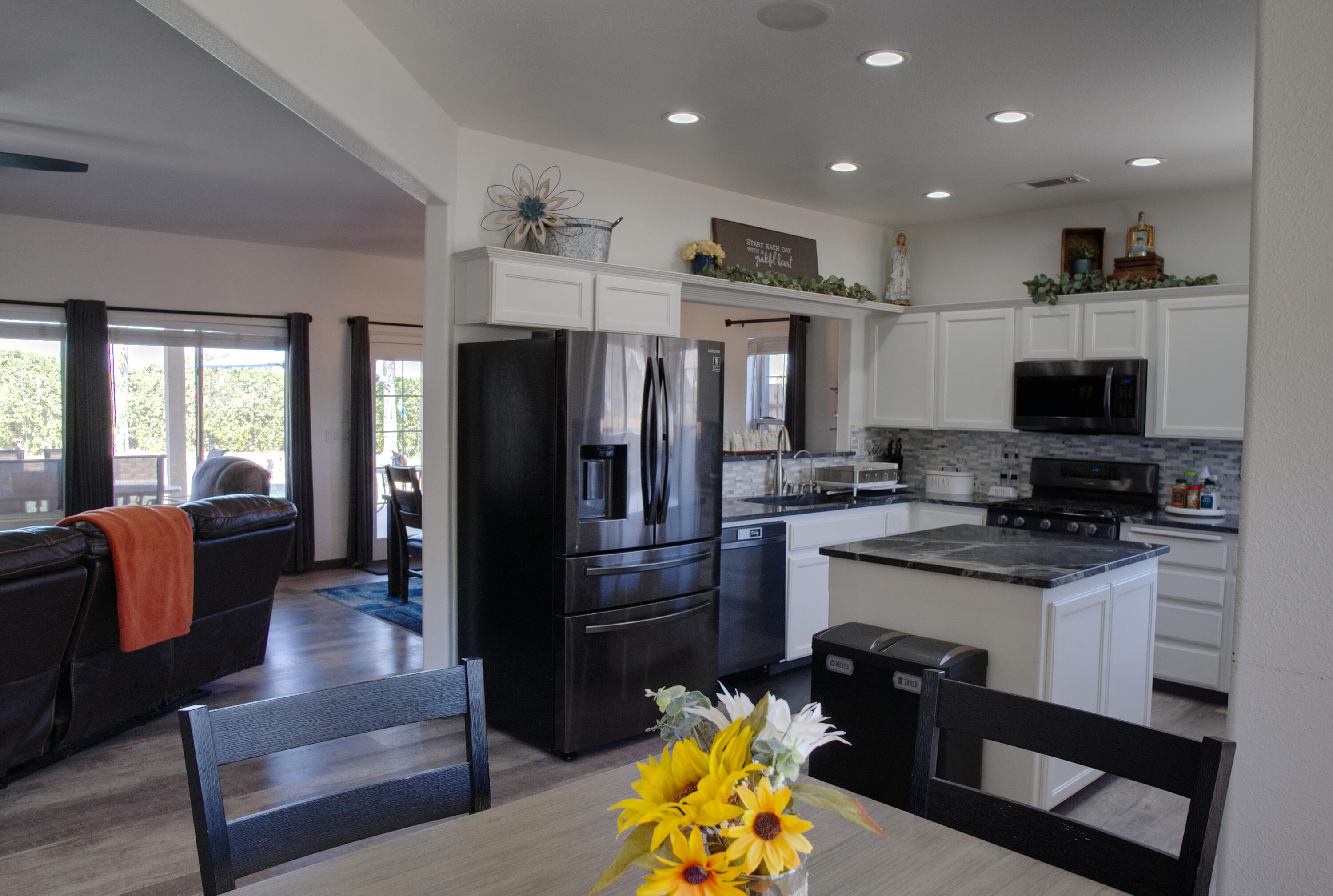1400 Crater Lake, Tulare, CA 93274