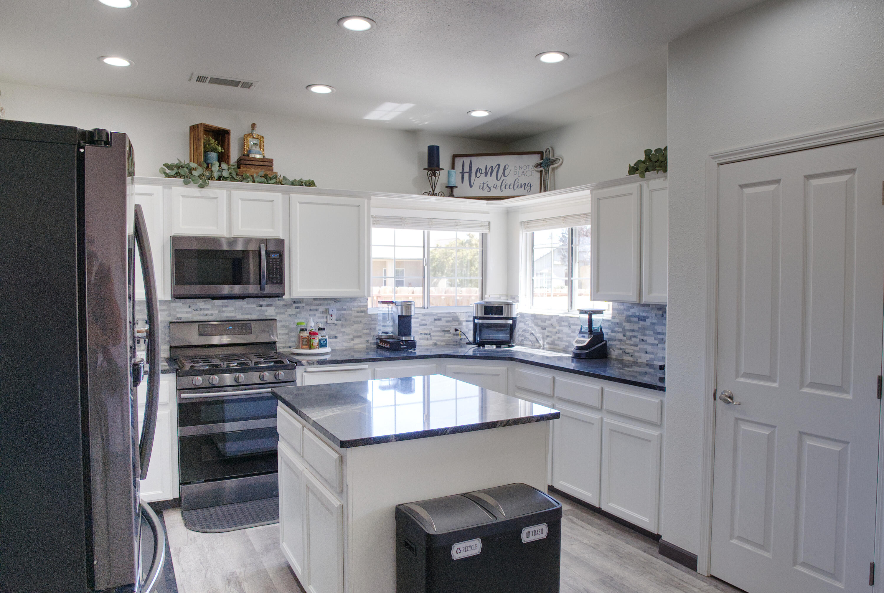 1400 Crater Lake, Tulare, CA 93274