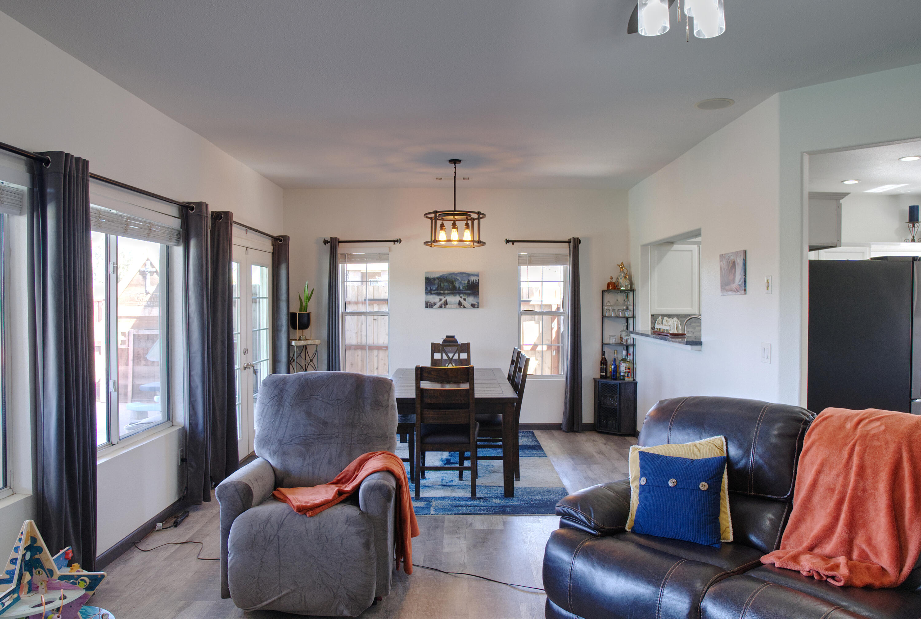 1400 Crater Lake, Tulare, CA 93274