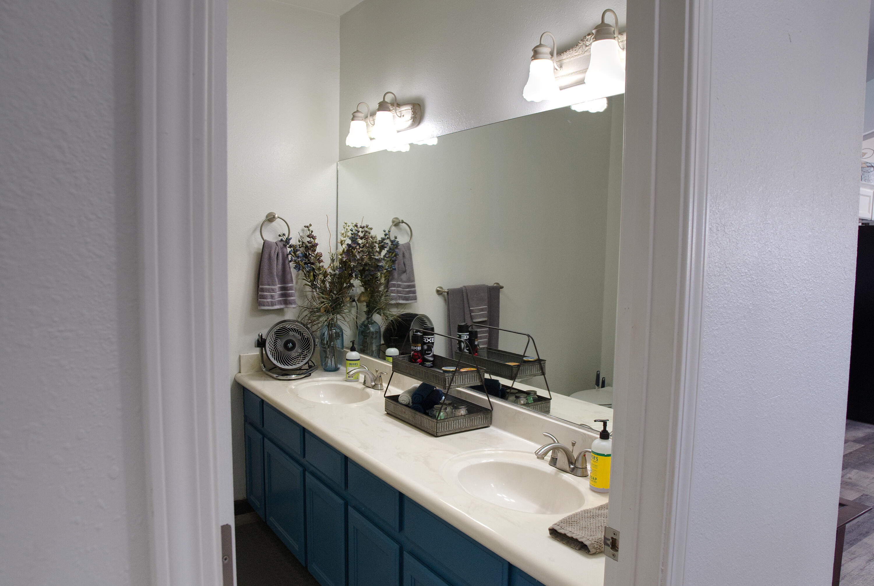 1400 Crater Lake, Tulare, CA 93274