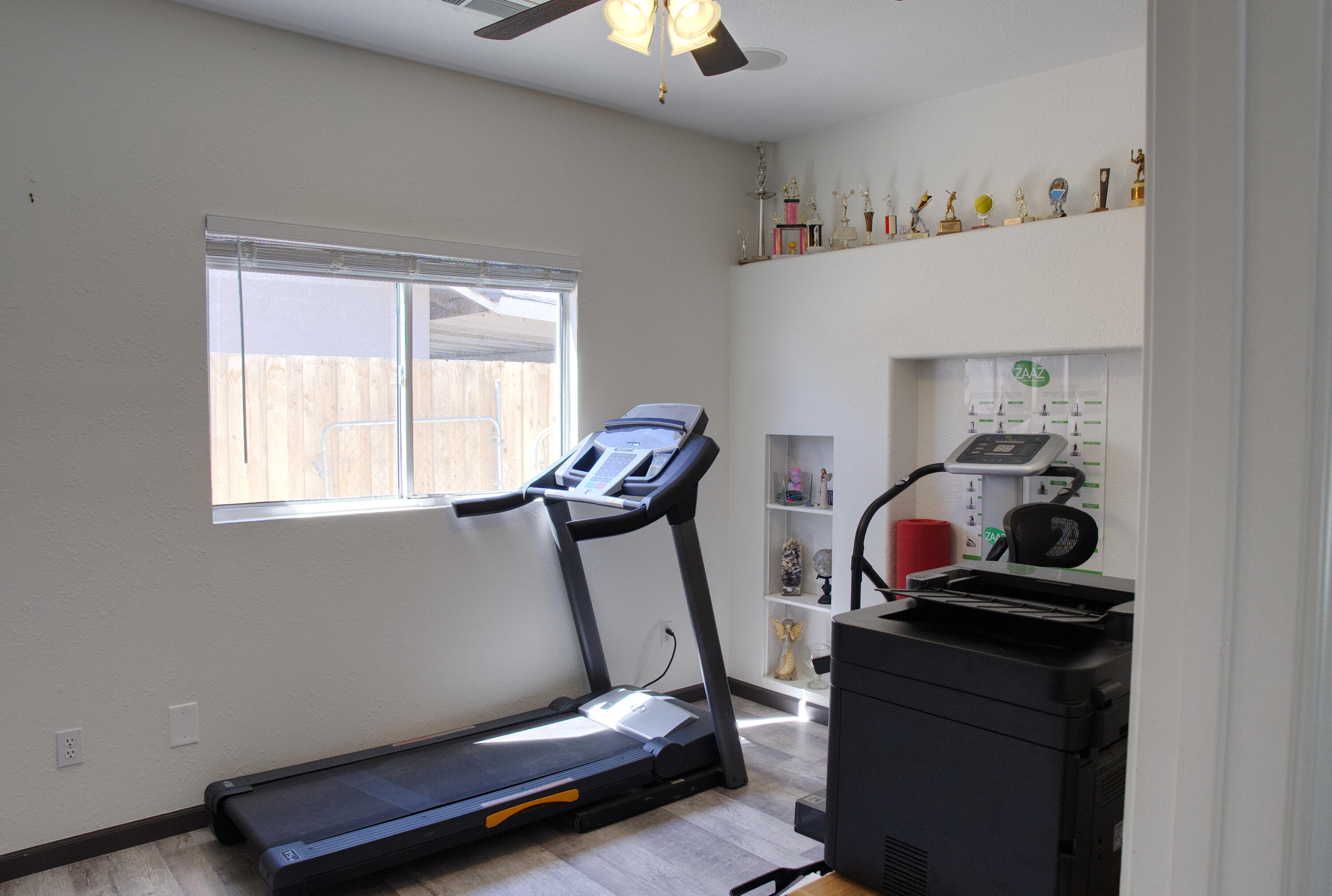 1400 Crater Lake, Tulare, CA 93274