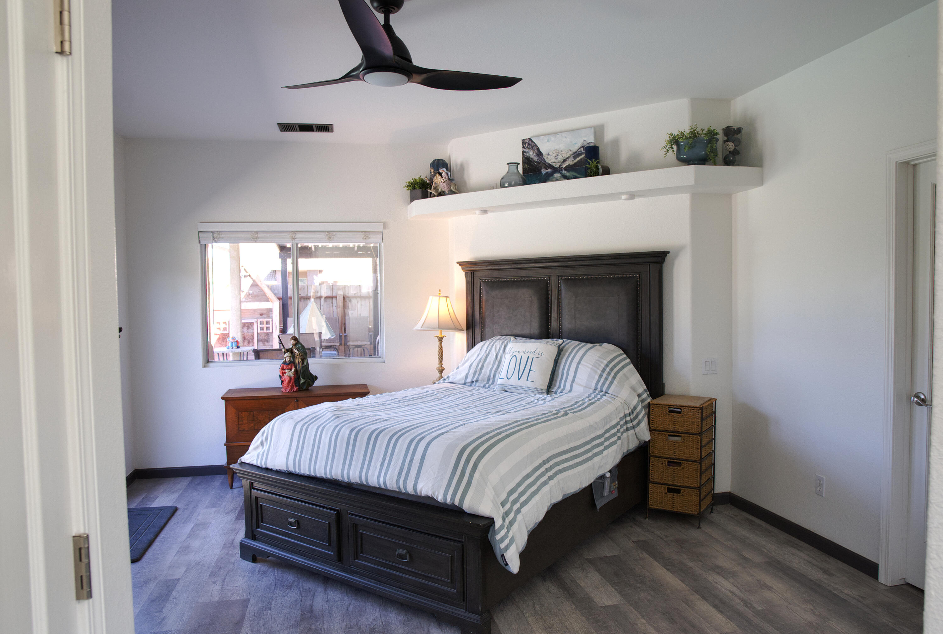 1400 Crater Lake, Tulare, CA 93274