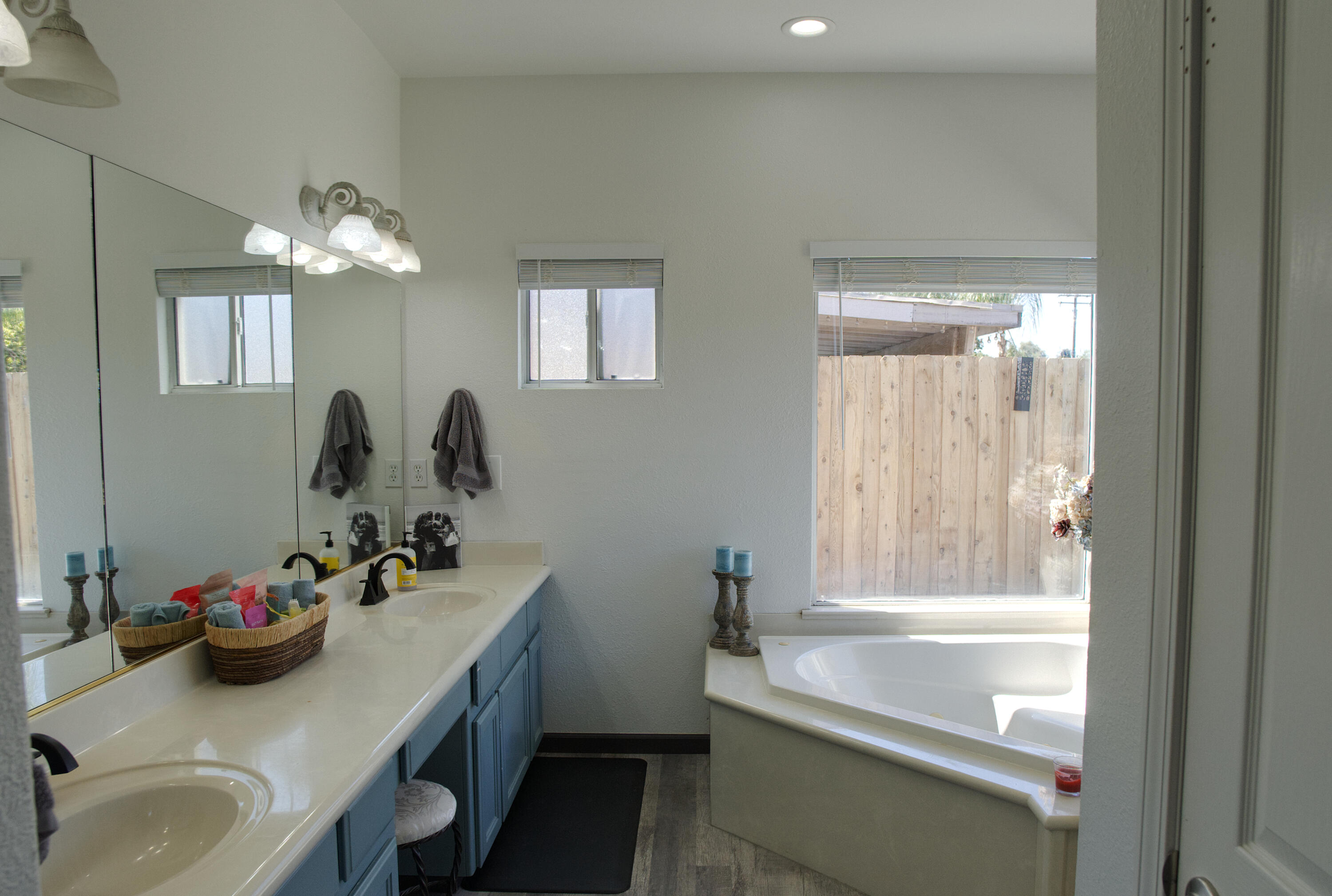 1400 Crater Lake, Tulare, CA 93274