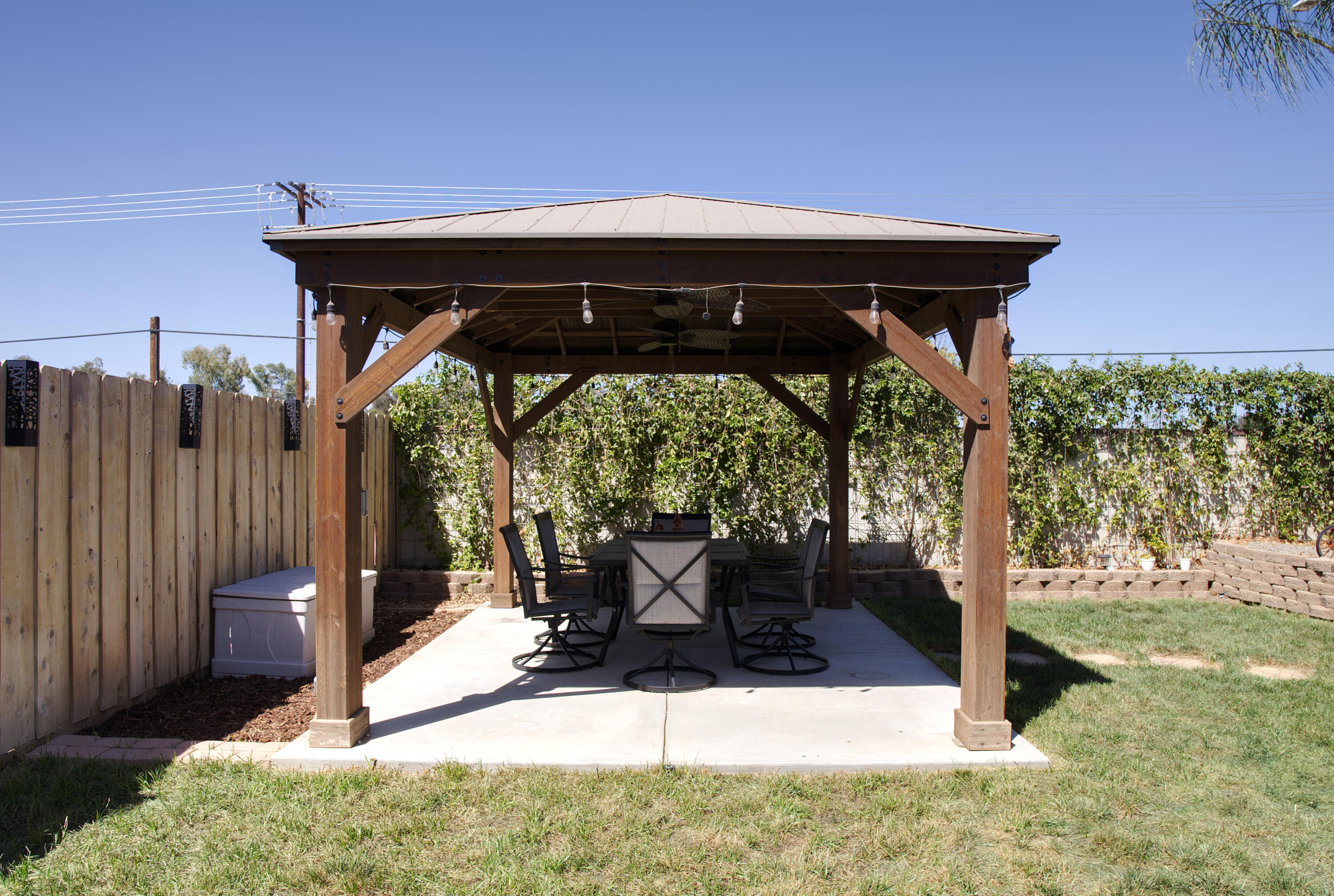 1400 Crater Lake, Tulare, CA 93274