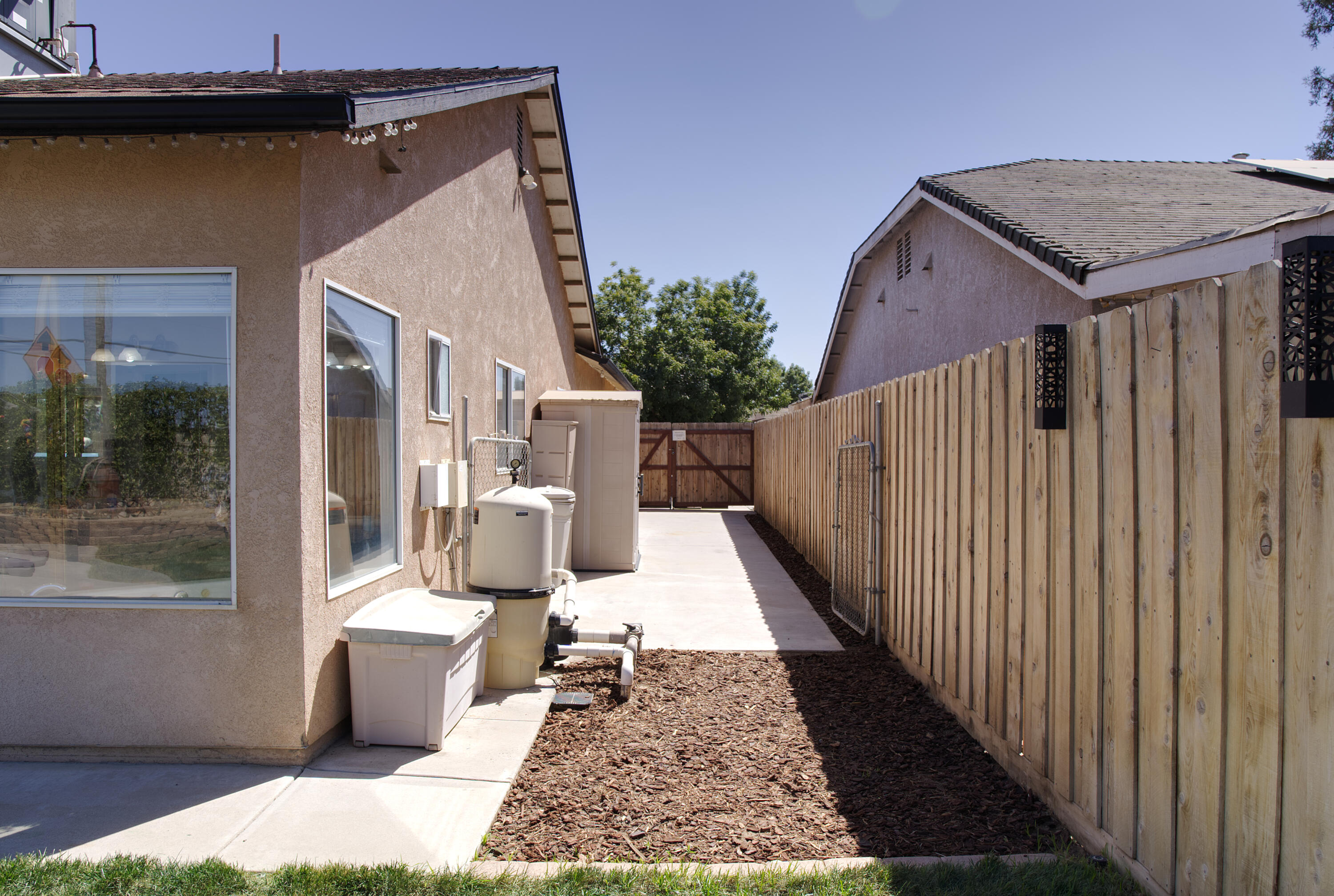 1400 Crater Lake, Tulare, CA 93274