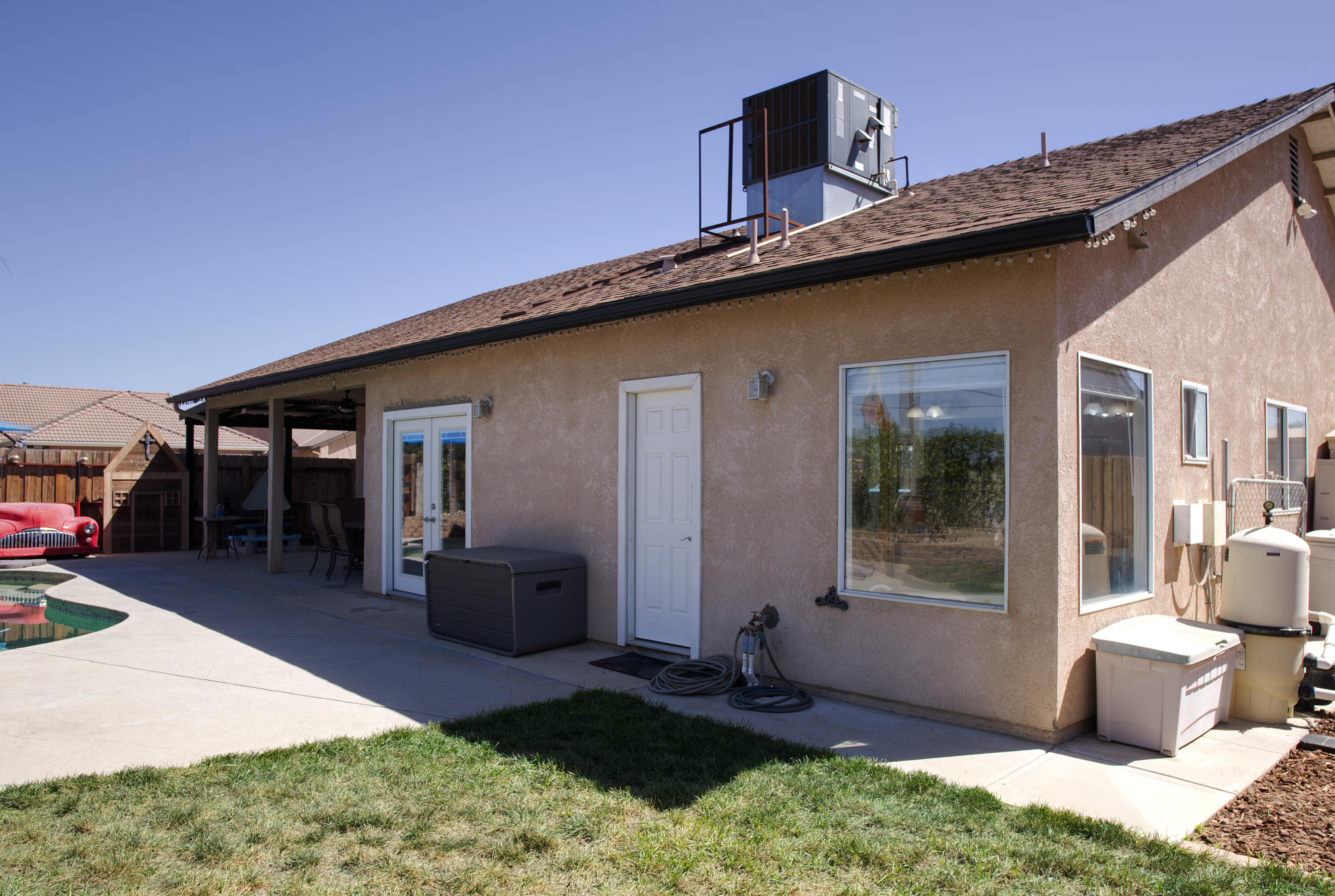 1400 Crater Lake, Tulare, CA 93274