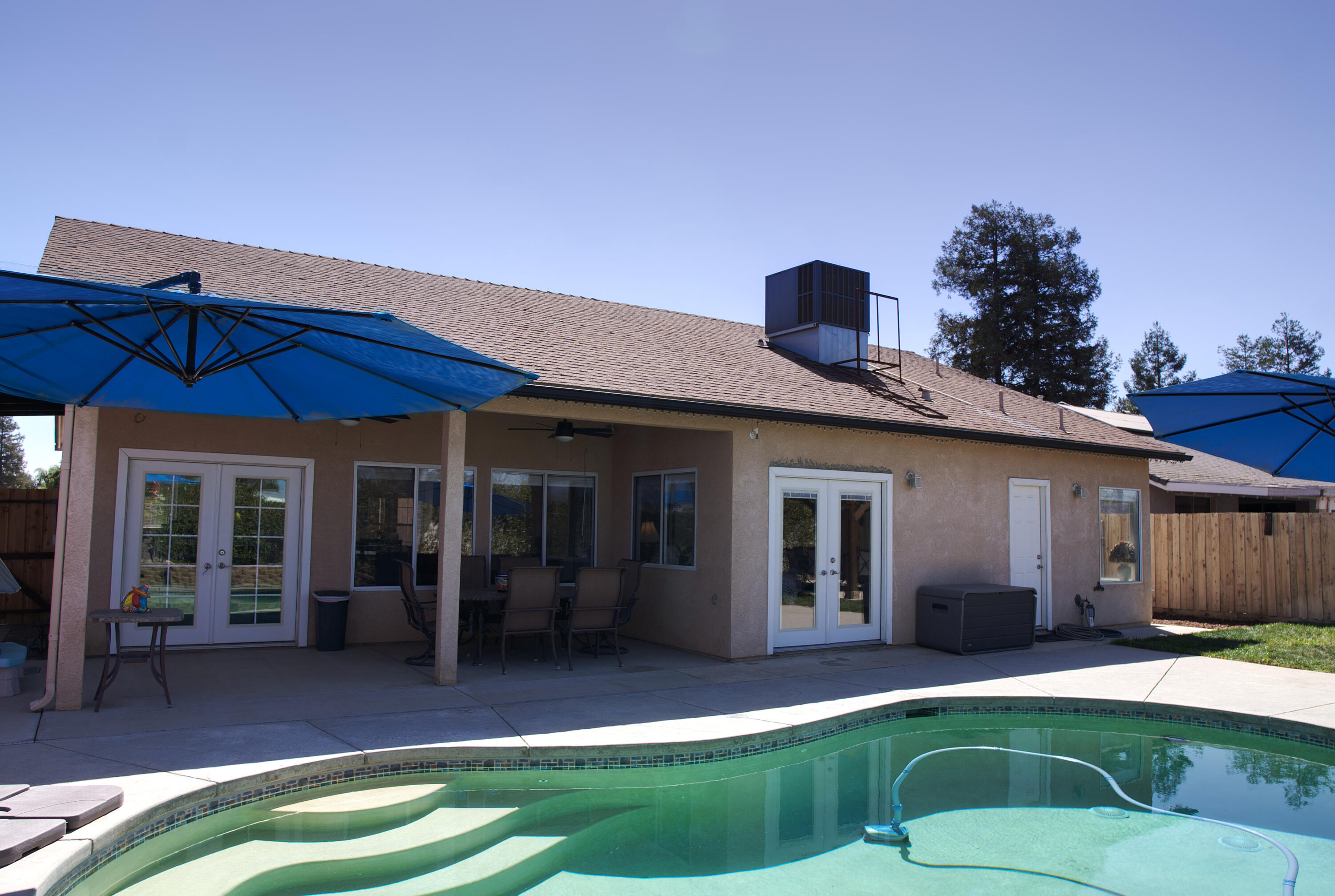 1400 Crater Lake, Tulare, CA 93274