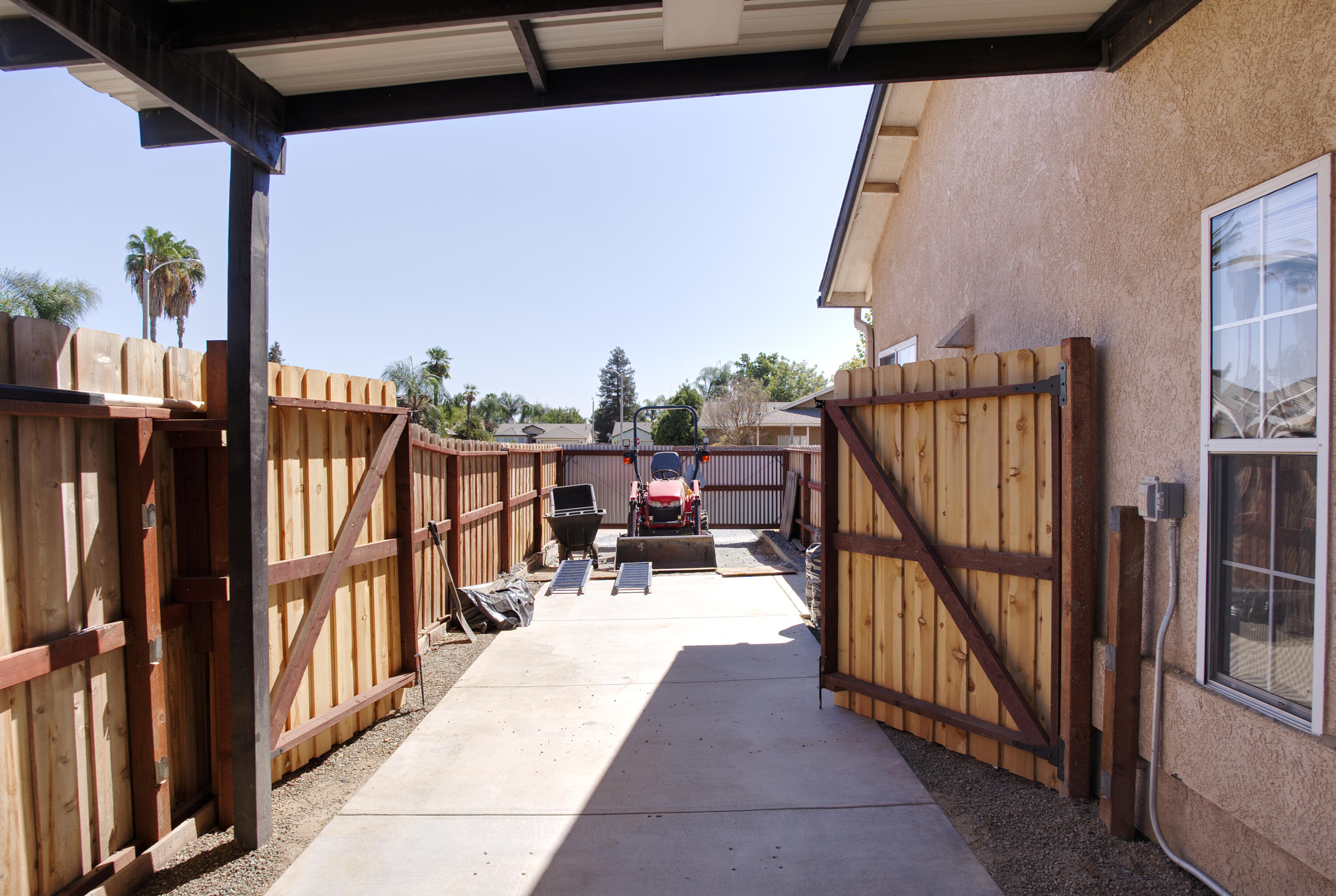 1400 Crater Lake, Tulare, CA 93274
