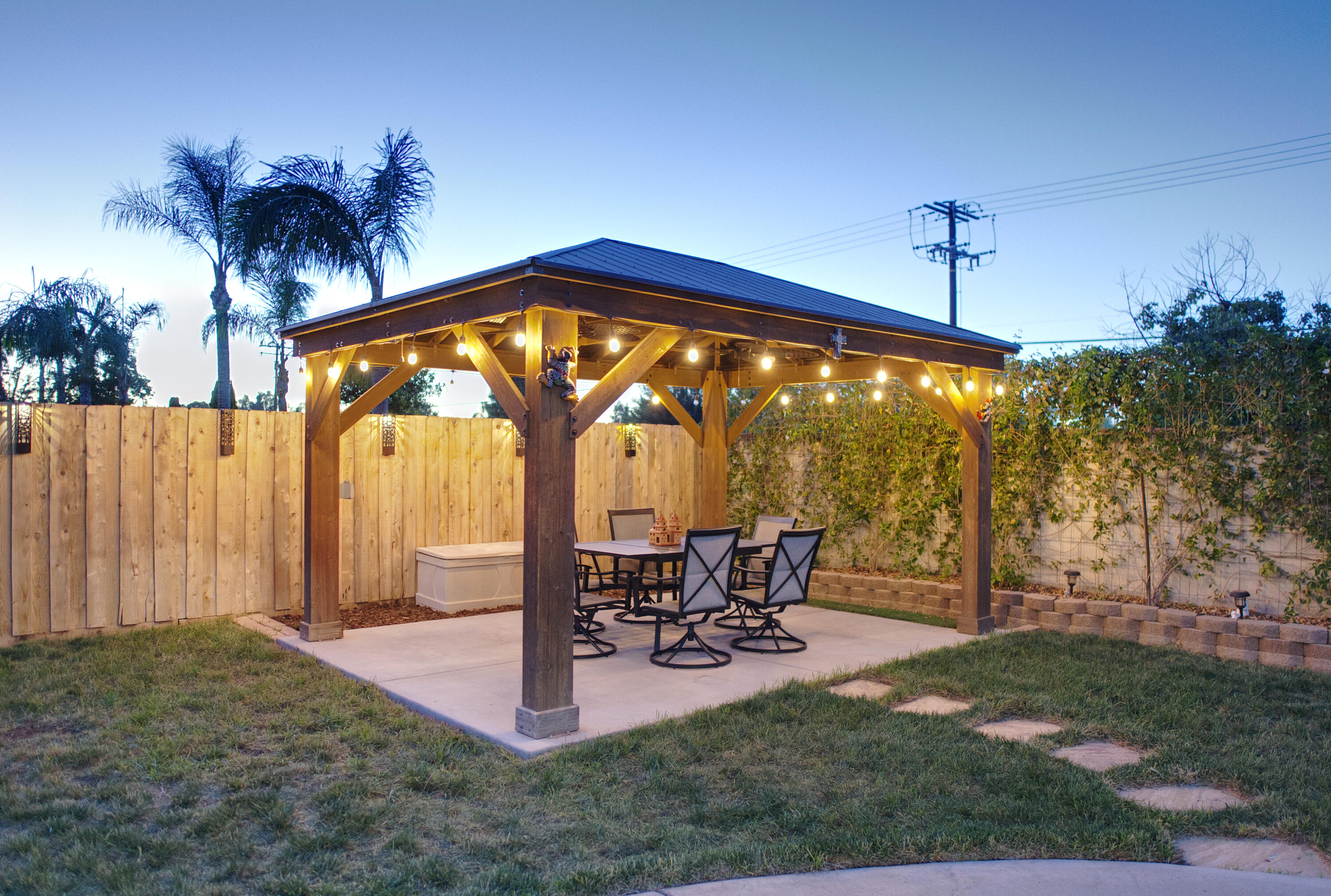 1400 Crater Lake, Tulare, CA 93274