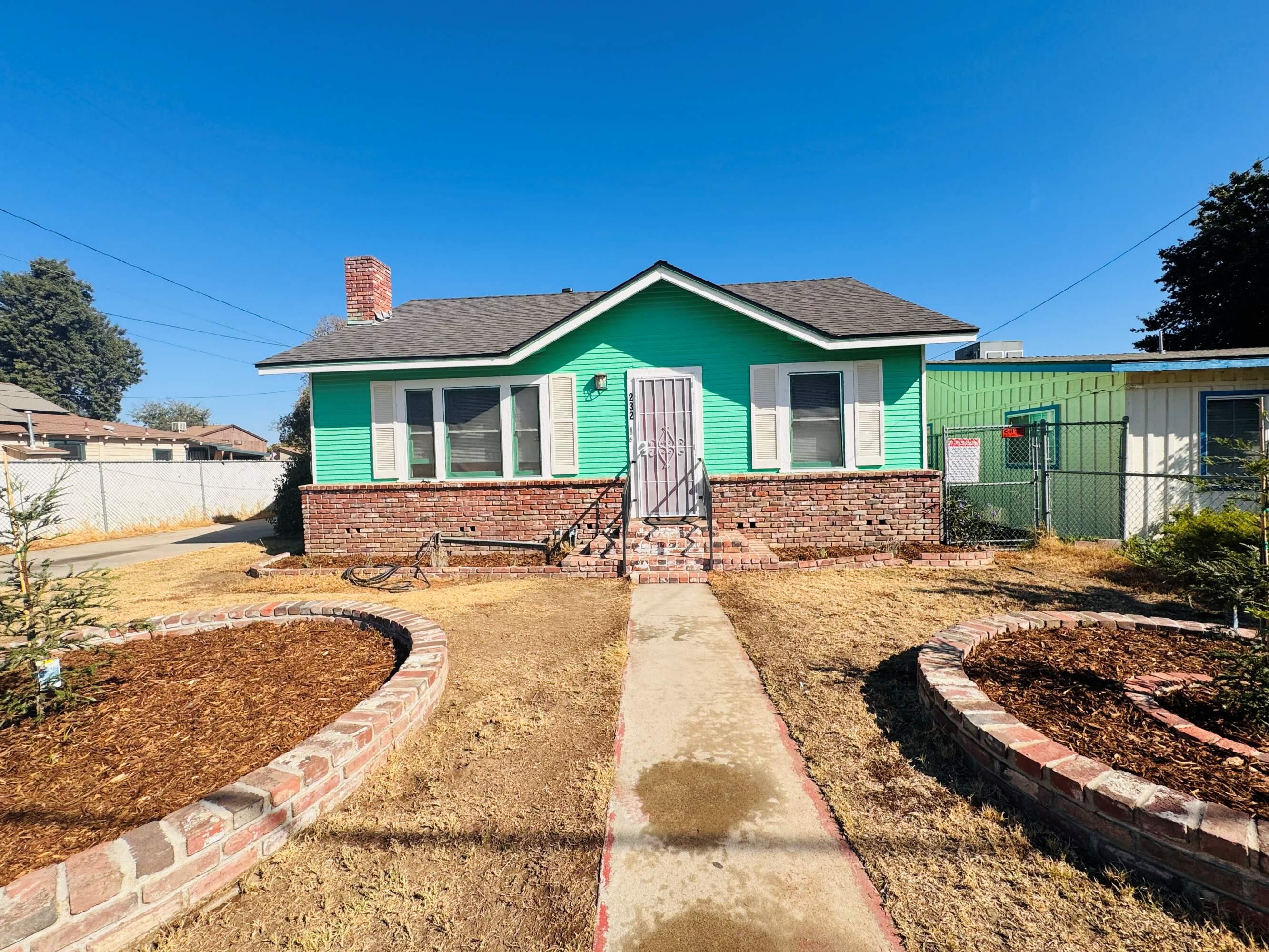 232 E Sweet Ave, Visalia, CA 93291