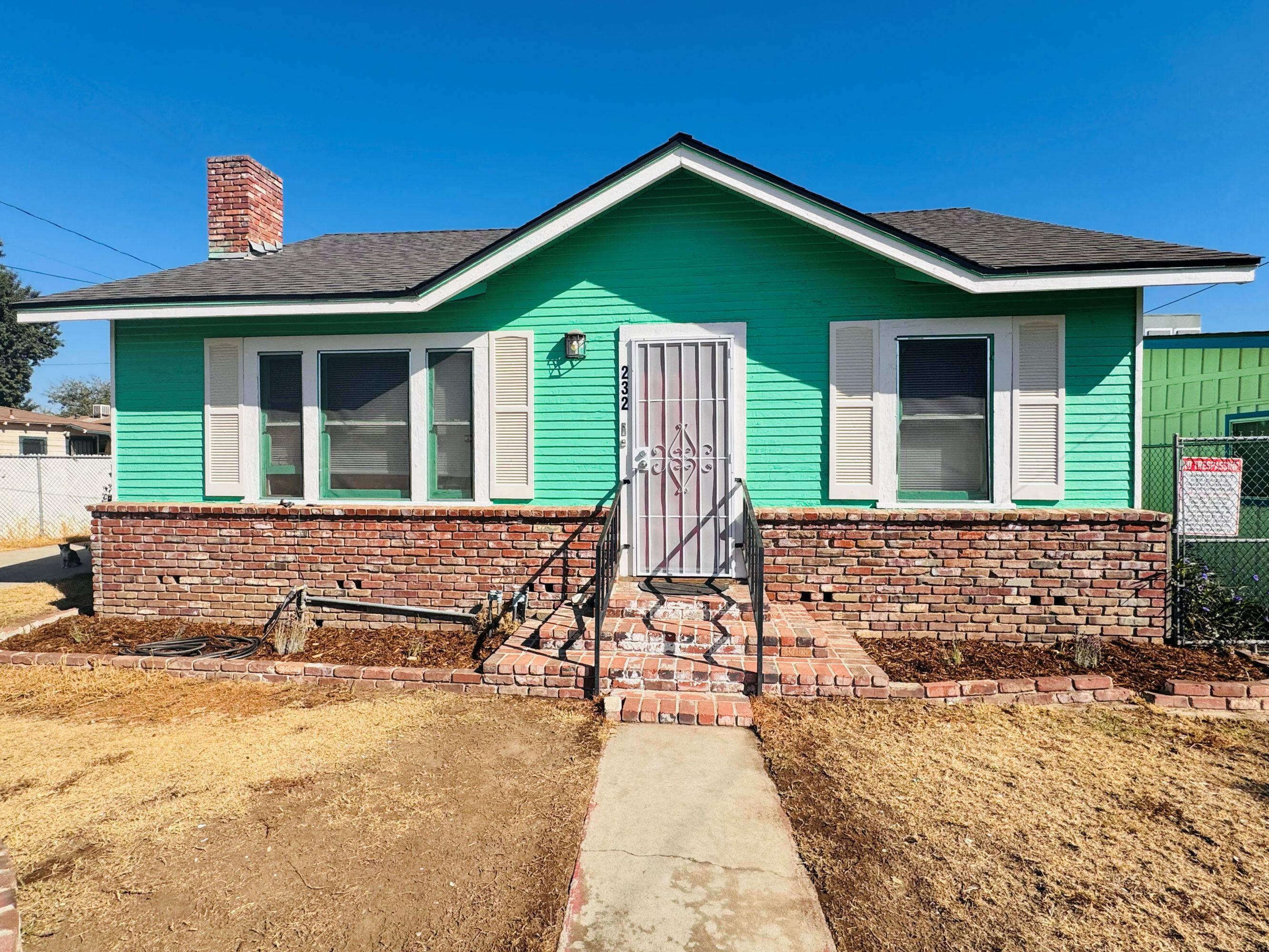232 E Sweet Ave, Visalia, CA 93291