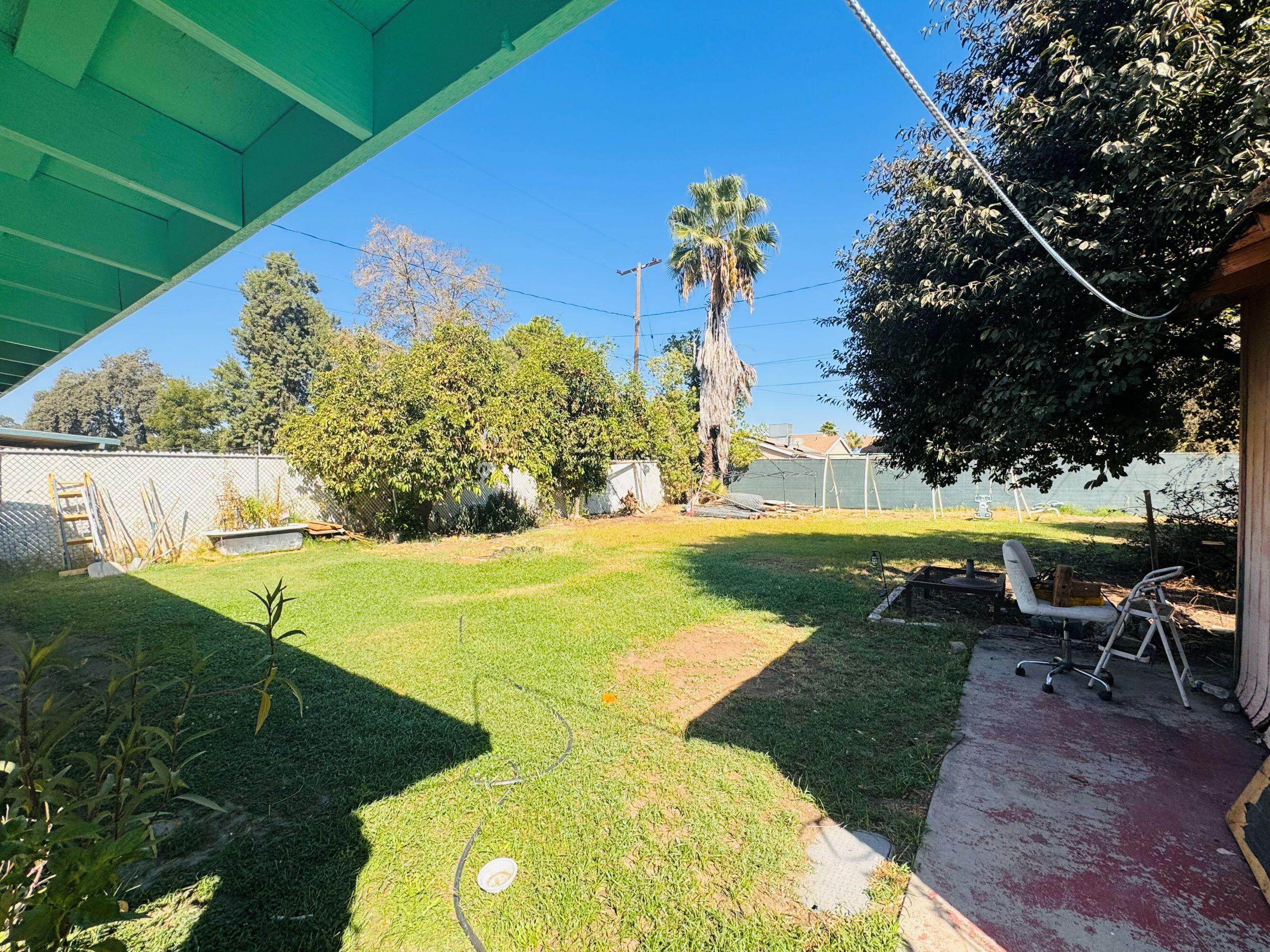 232 E Sweet Ave, Visalia, CA 93291