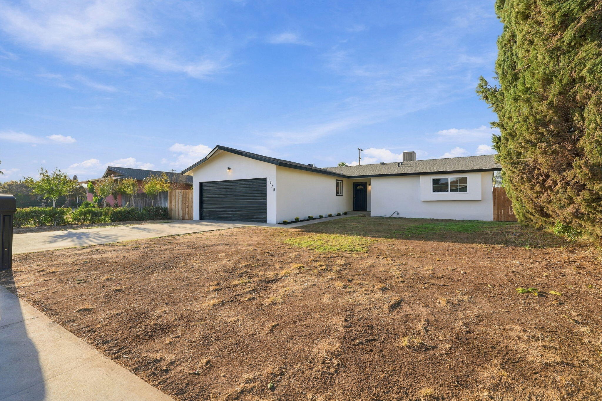 1878 E Park Way, Dinuba, CA 93618