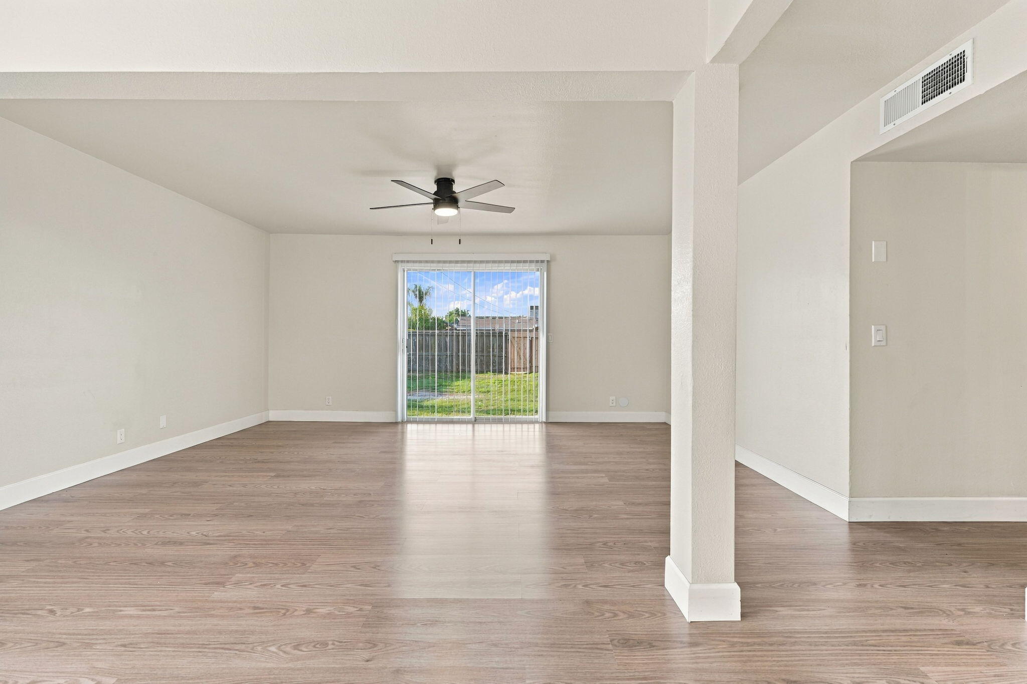 1878 E Park Way, Dinuba, CA 93618