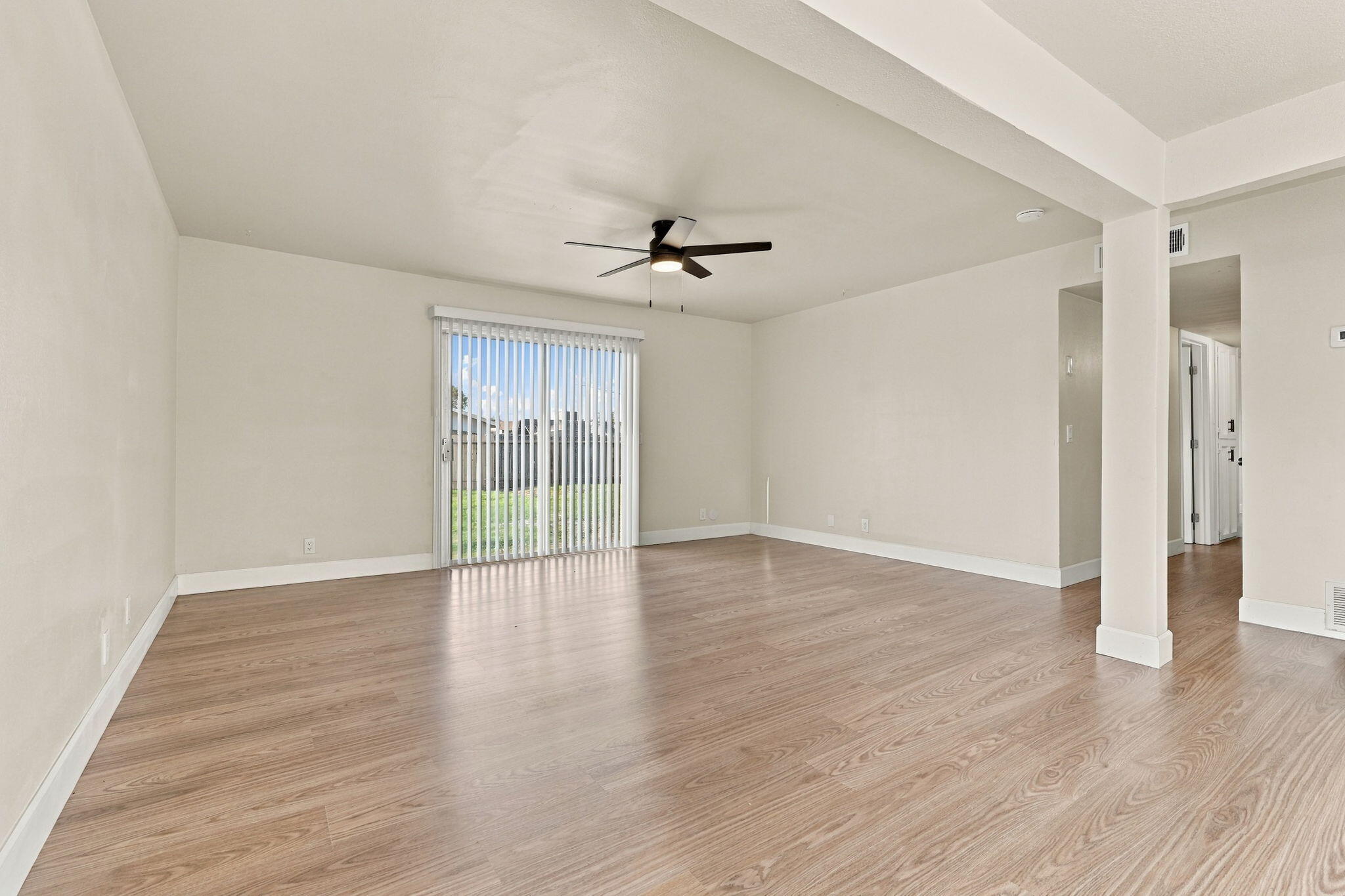 1878 E Park Way, Dinuba, CA 93618