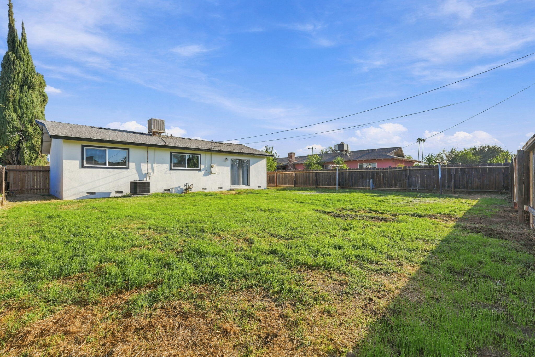 1878 E Park Way, Dinuba, CA 93618